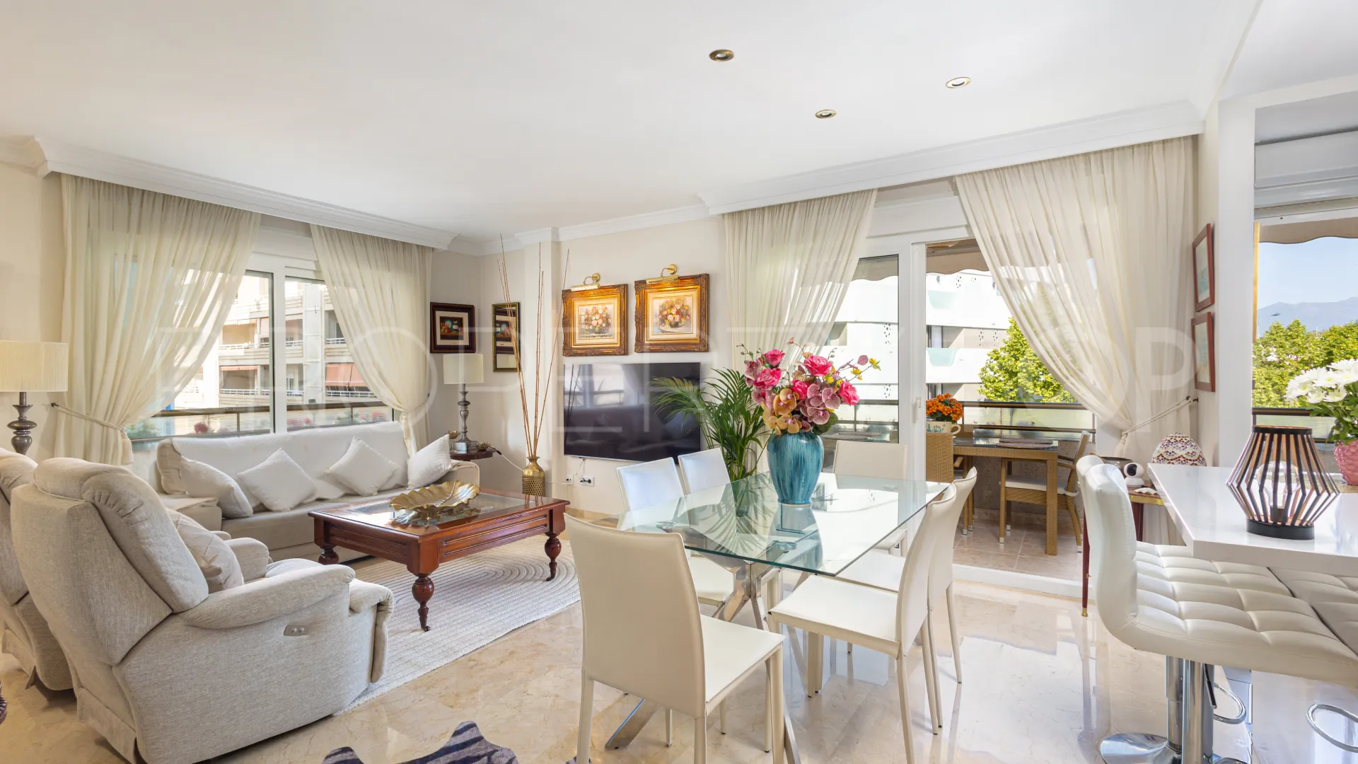 Atico duplex de 3 dormitorios en venta en Marbella Centro