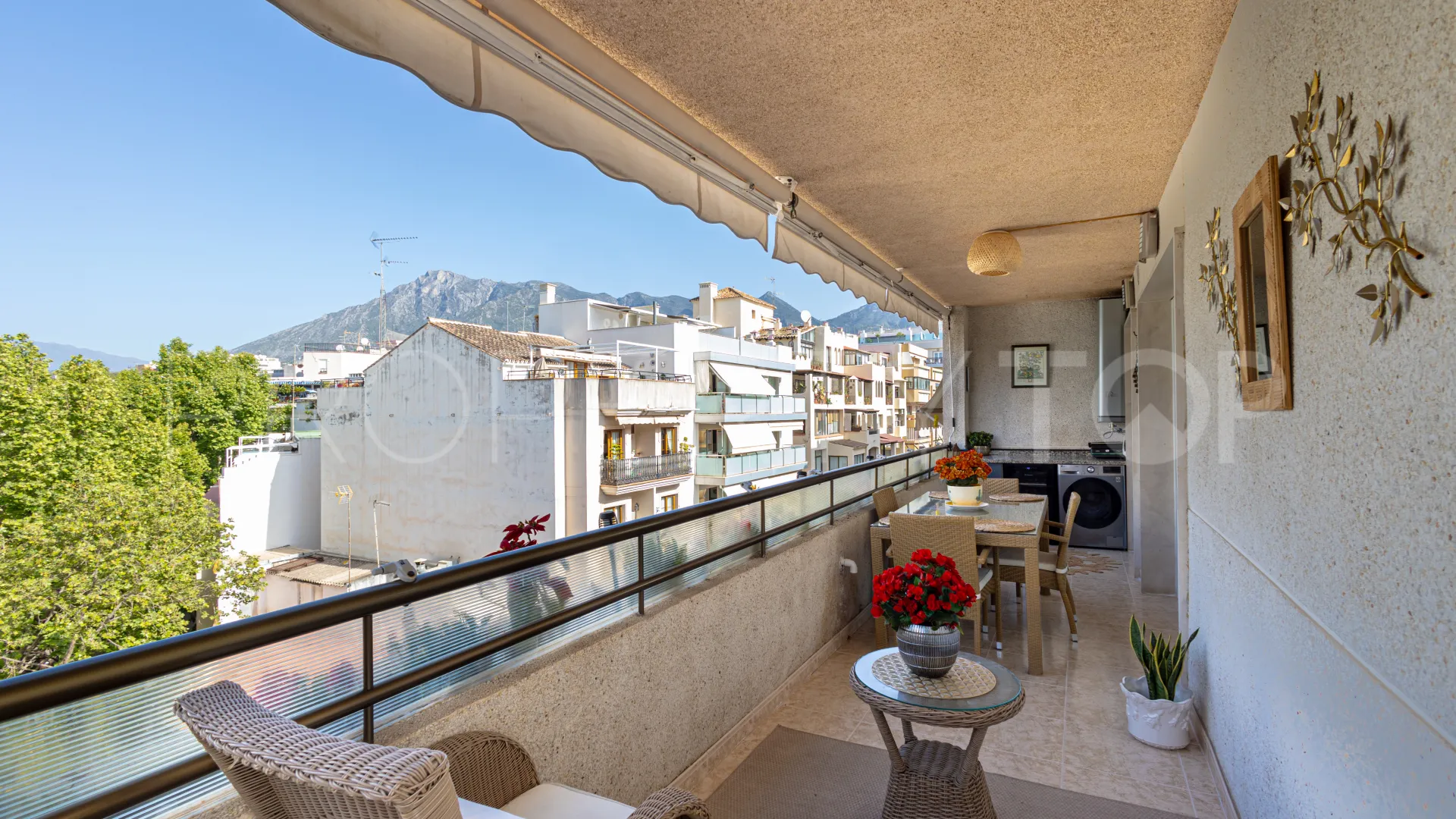 Atico duplex de 3 dormitorios en venta en Marbella Centro