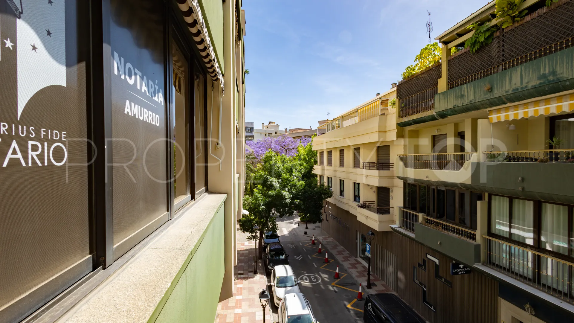 For sale commercial premises with 5 bedrooms in Marbella