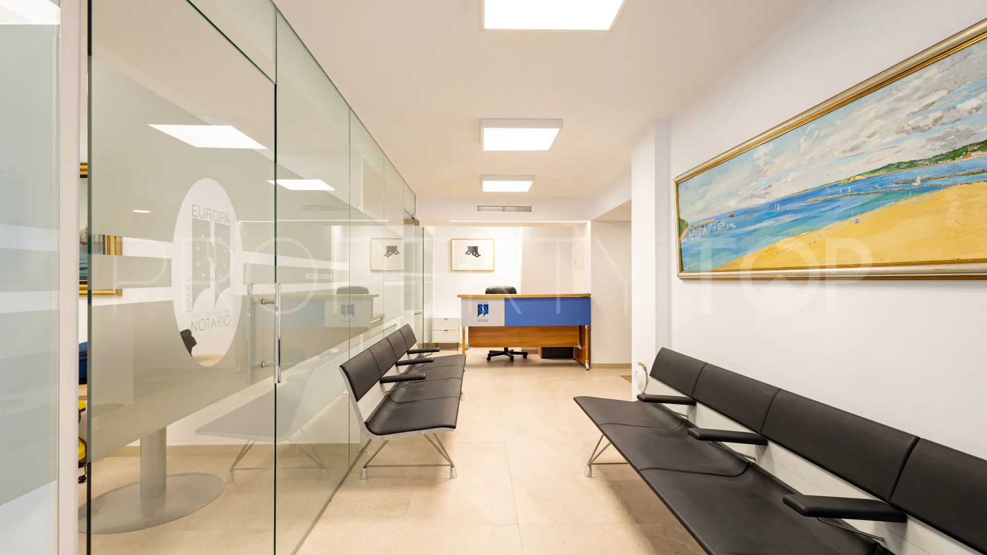 For sale commercial premises with 5 bedrooms in Marbella