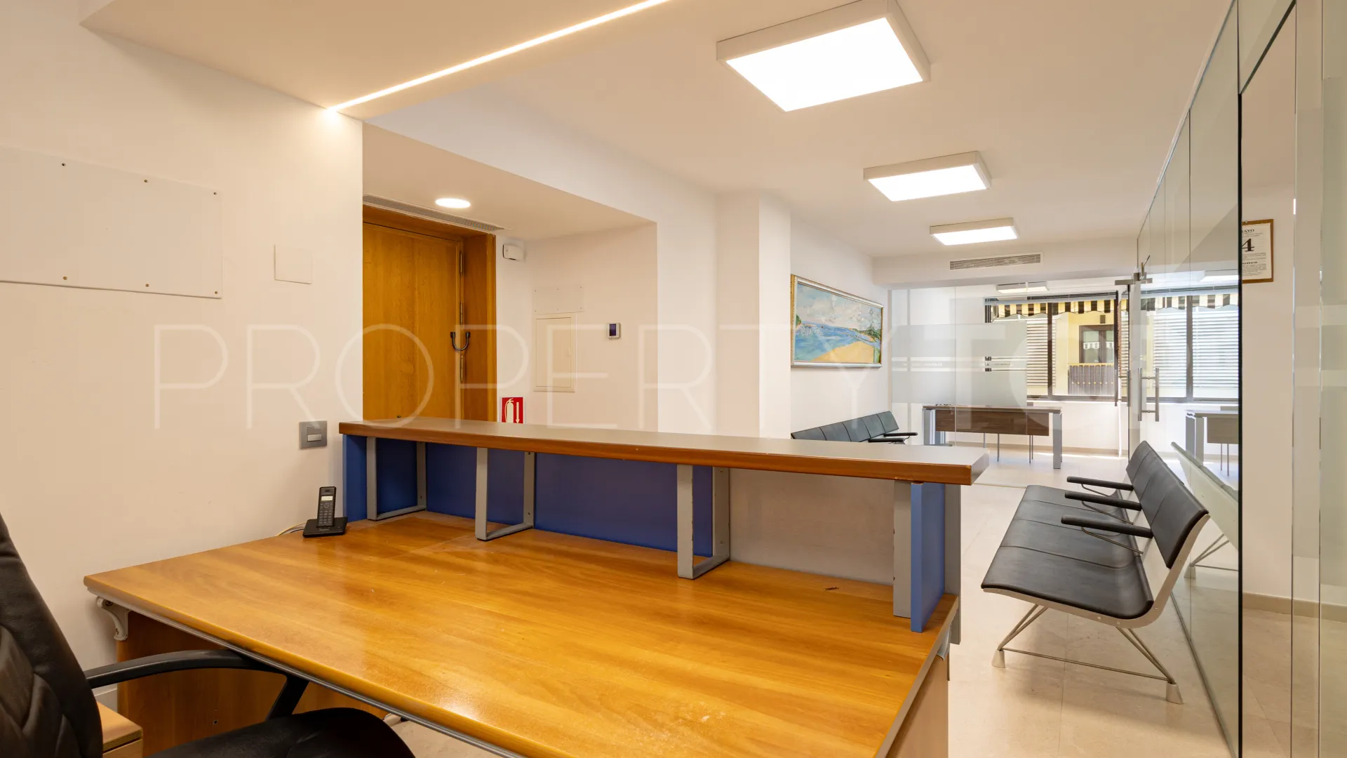 For sale commercial premises with 5 bedrooms in Marbella