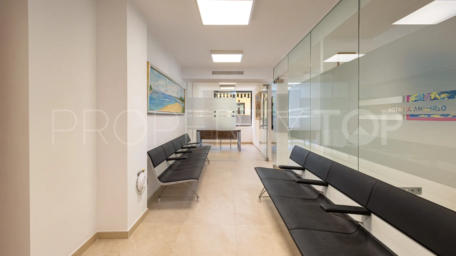 For sale commercial premises with 5 bedrooms in Marbella