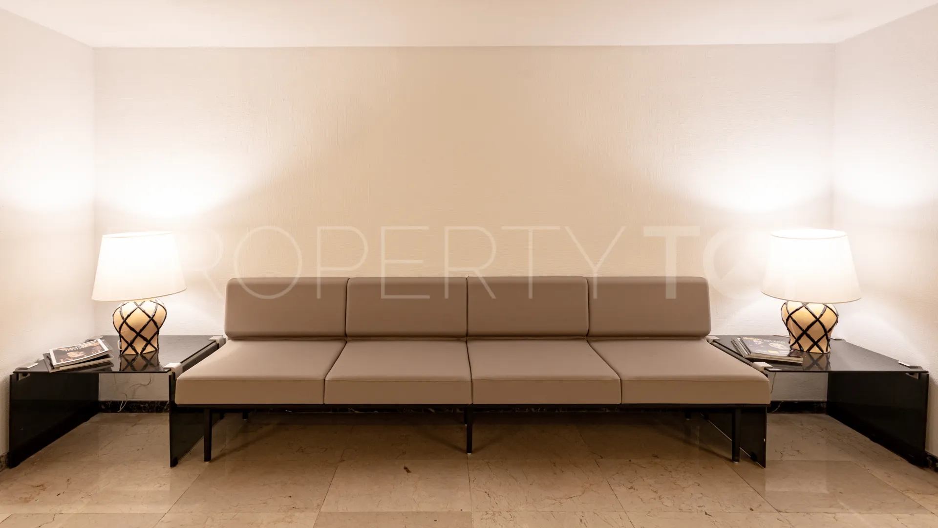 For sale commercial premises with 5 bedrooms in Marbella