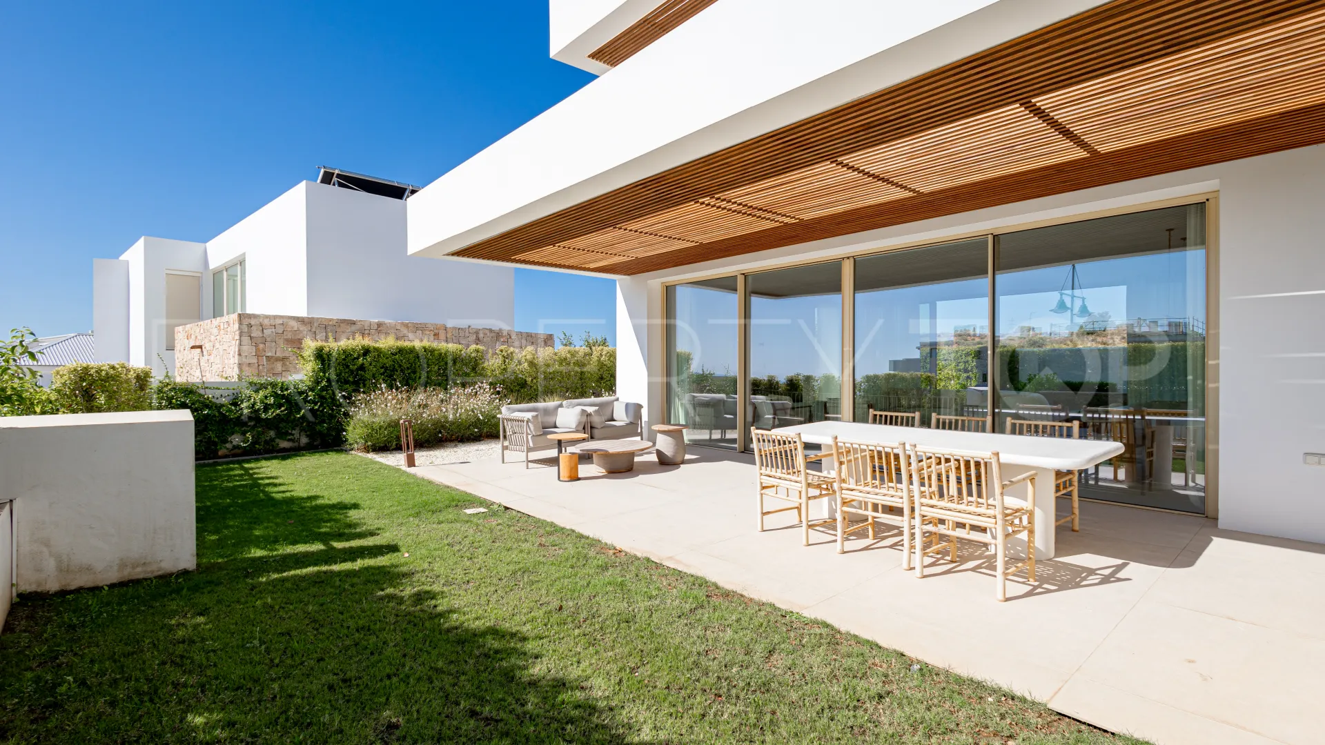 Se vende villa en El Higueron