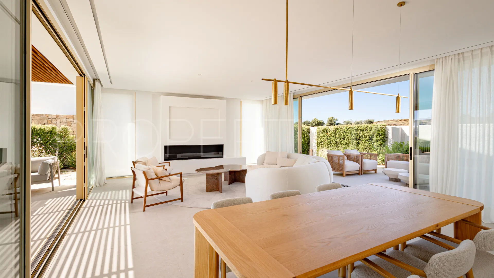 Se vende villa en El Higueron