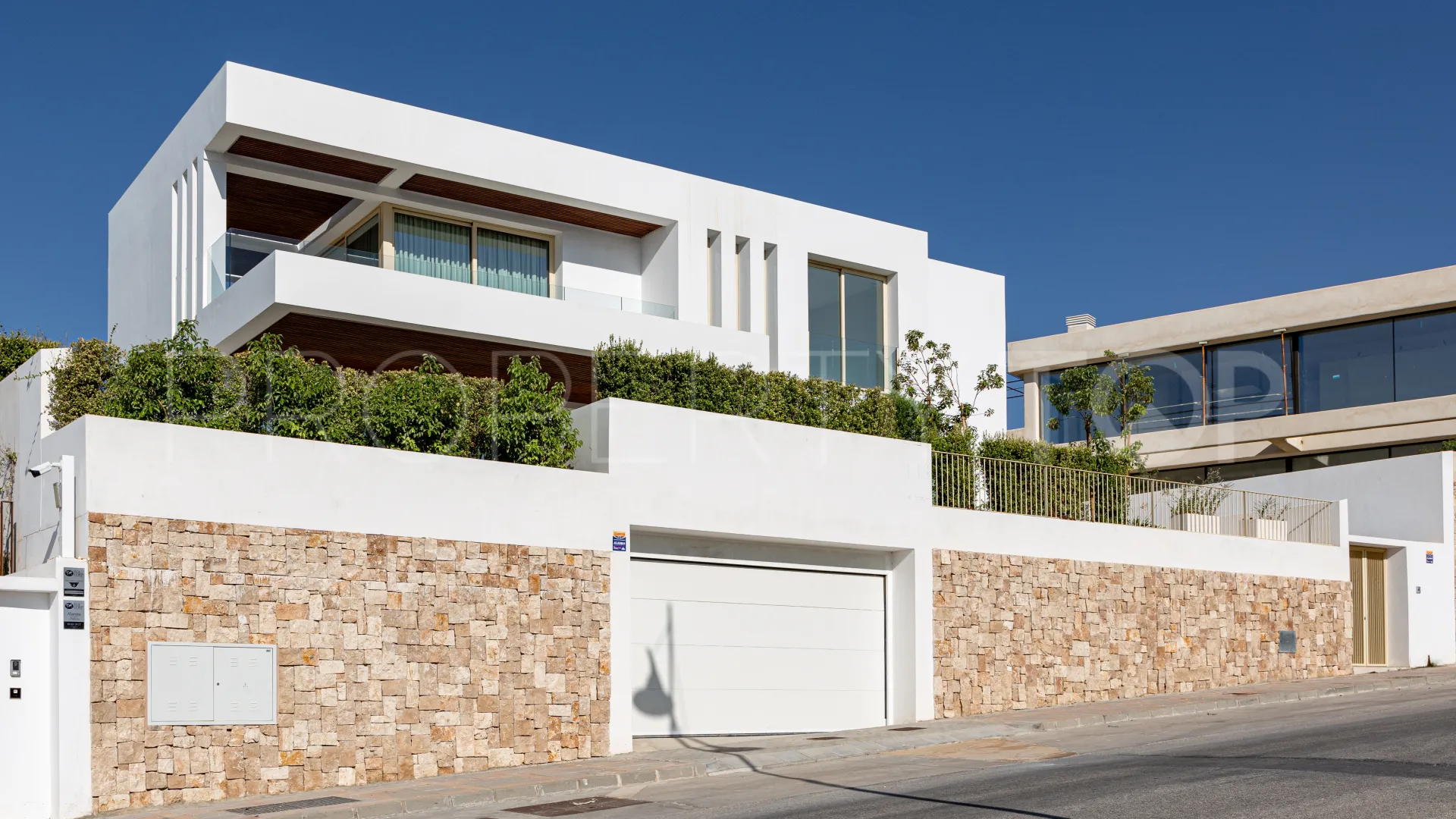 Se vende villa en El Higueron