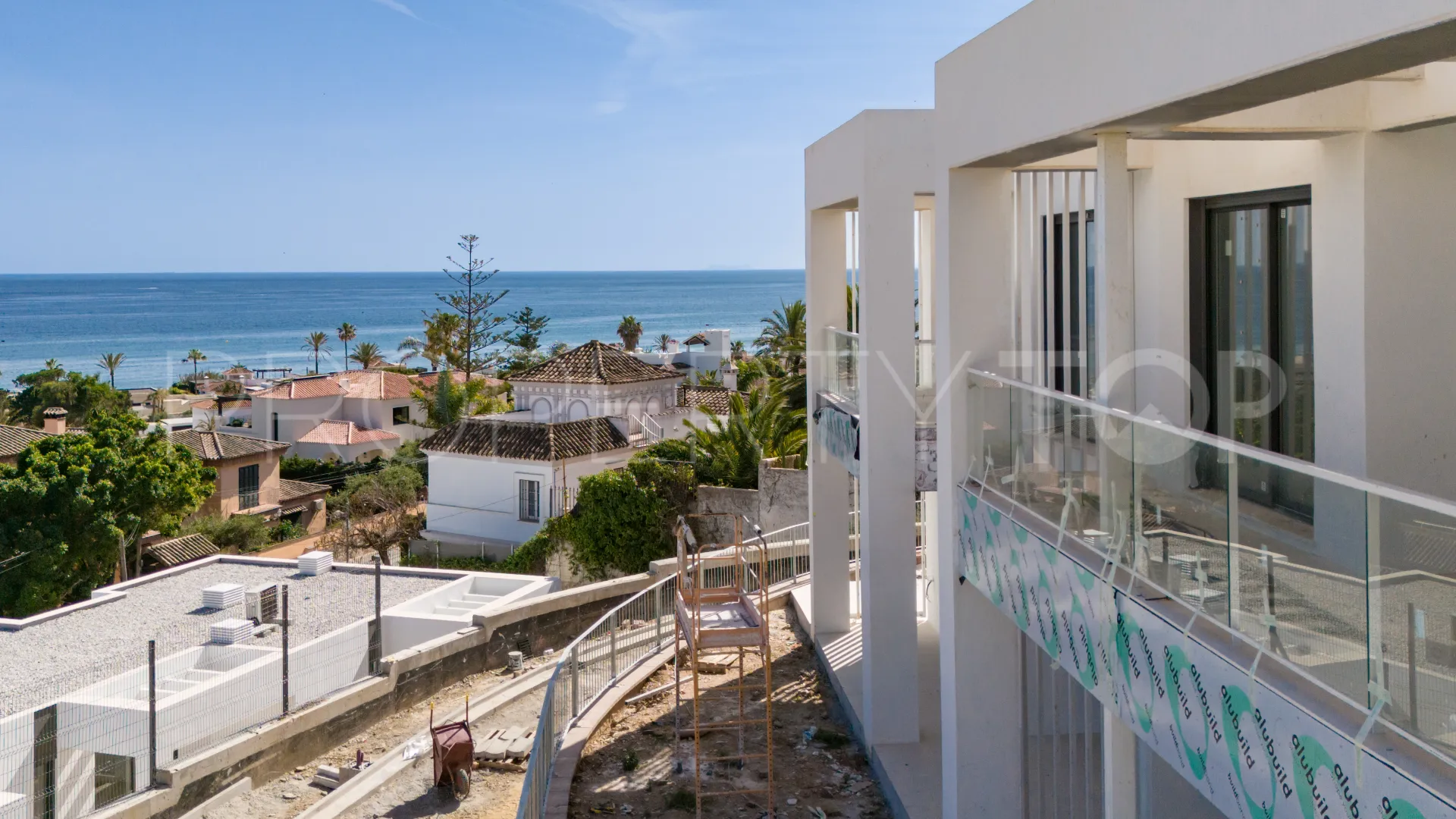 Town house for sale in Elviria Playa with 3 bedrooms