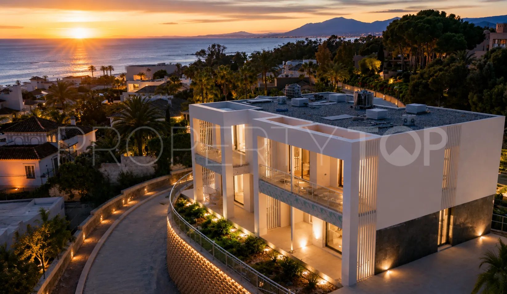 Town house for sale in Elviria Playa with 3 bedrooms