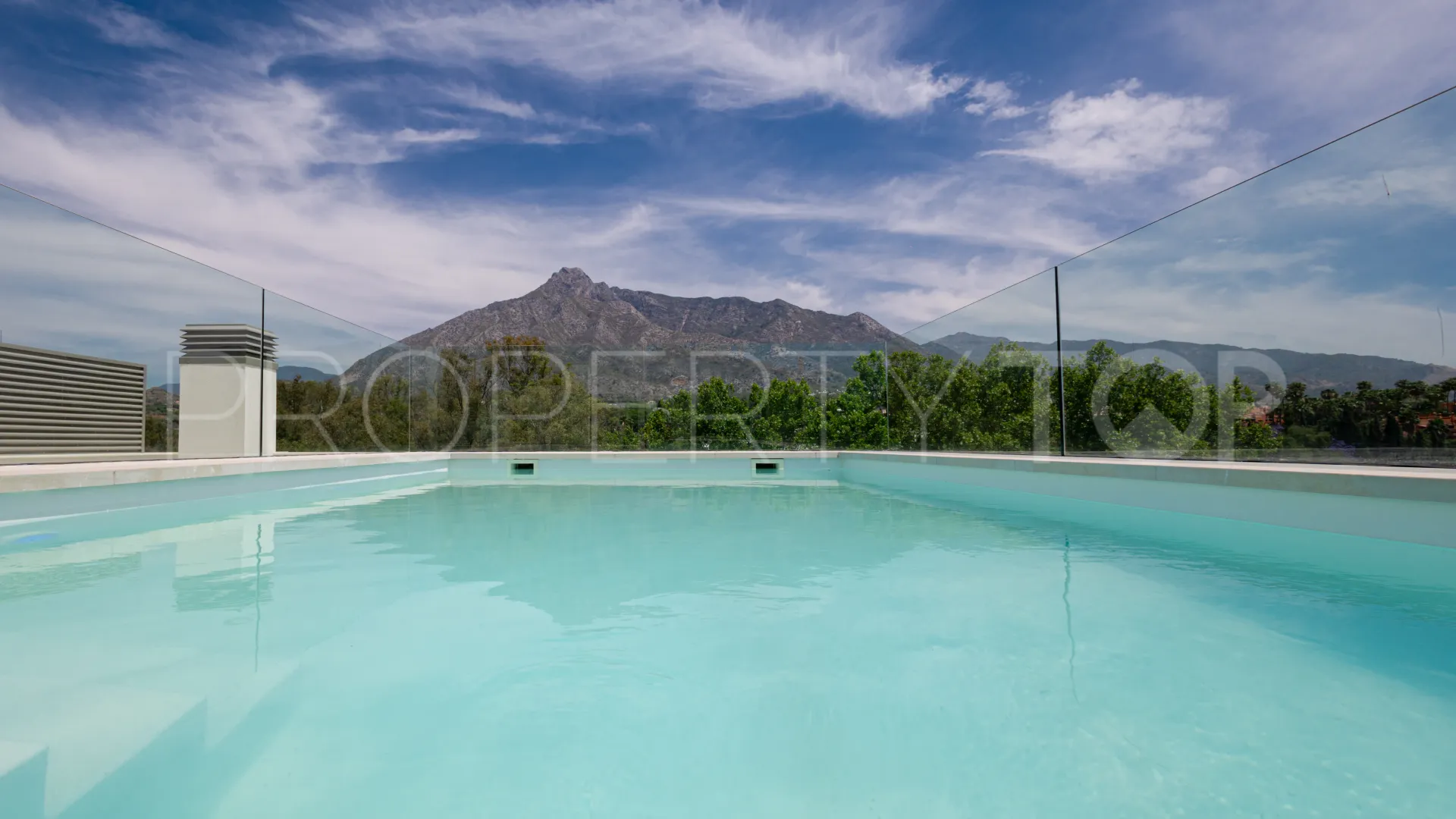Se vende atico duplex en Señorio de Marbella