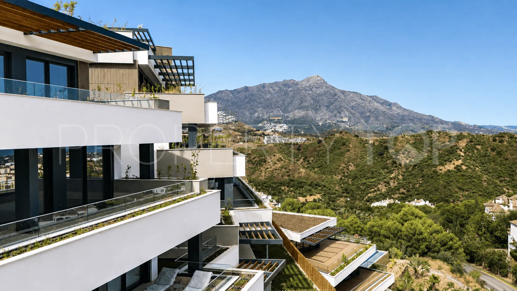 For sale ground floor apartment in La Quinta Golf with 3 bedrooms