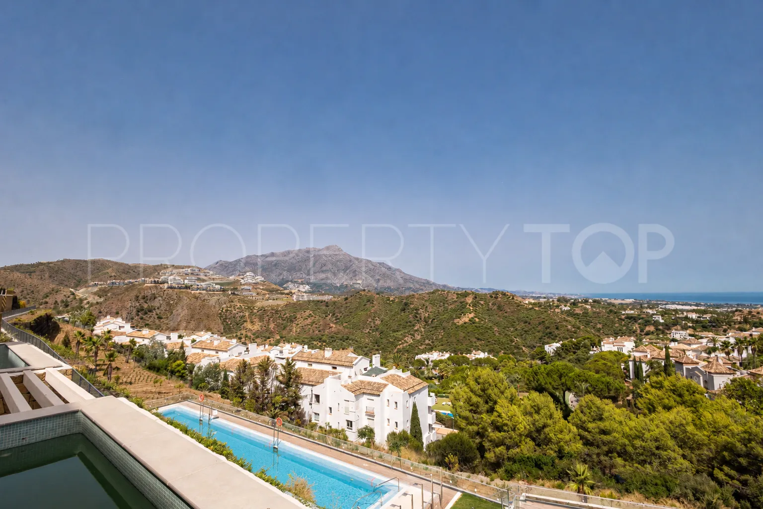 For sale ground floor apartment in La Quinta Golf with 3 bedrooms