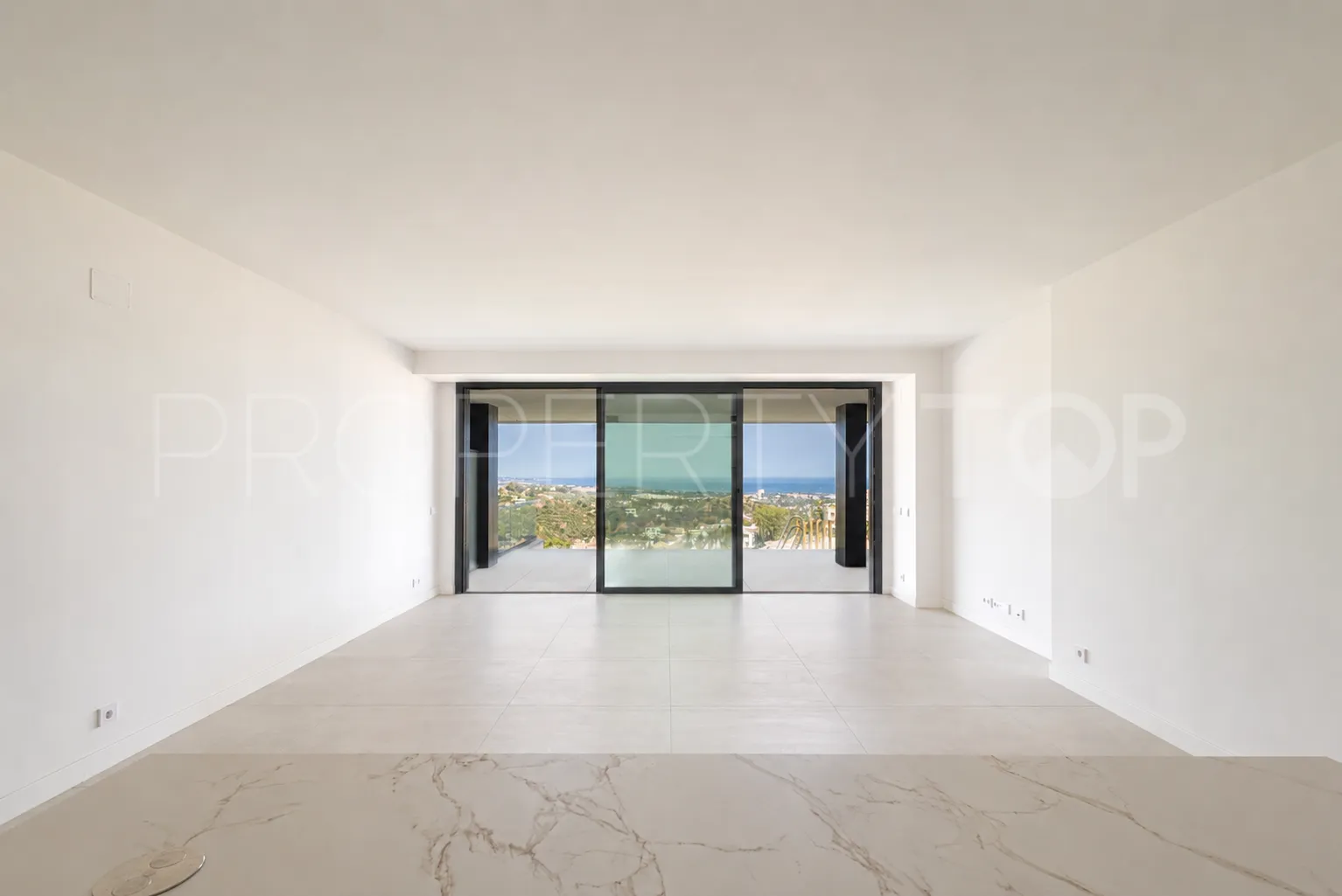 For sale ground floor apartment in La Quinta Golf with 3 bedrooms