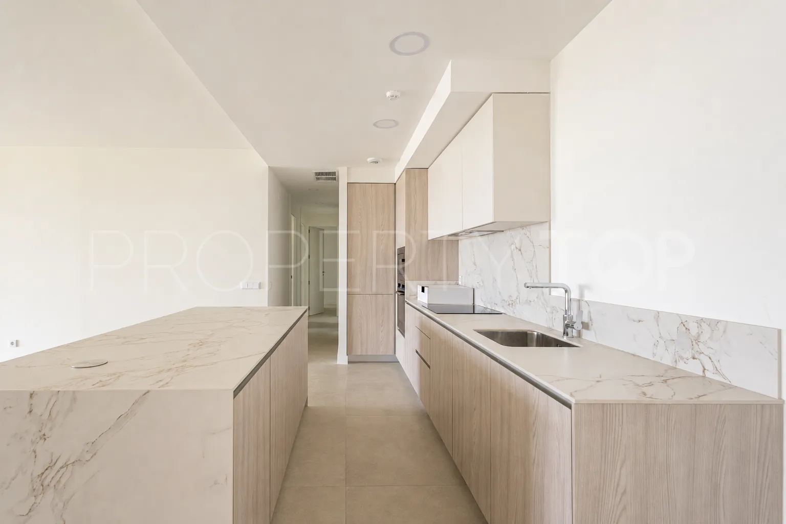 For sale ground floor apartment in La Quinta Golf with 3 bedrooms