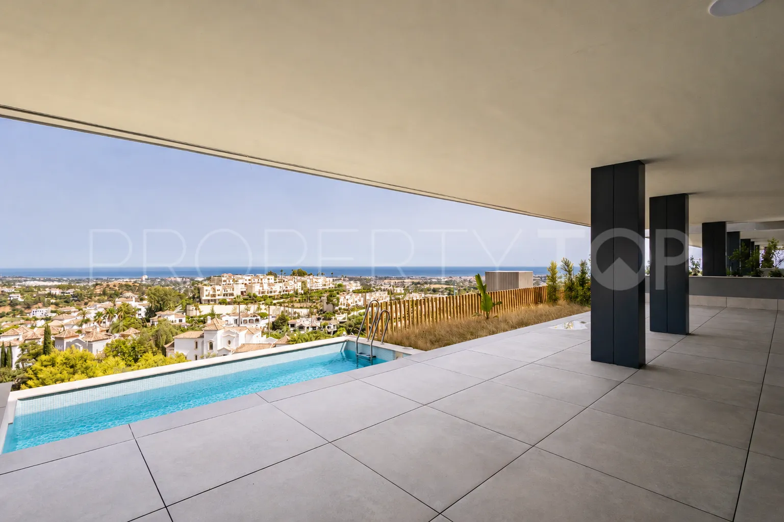 For sale ground floor apartment in La Quinta Golf with 3 bedrooms