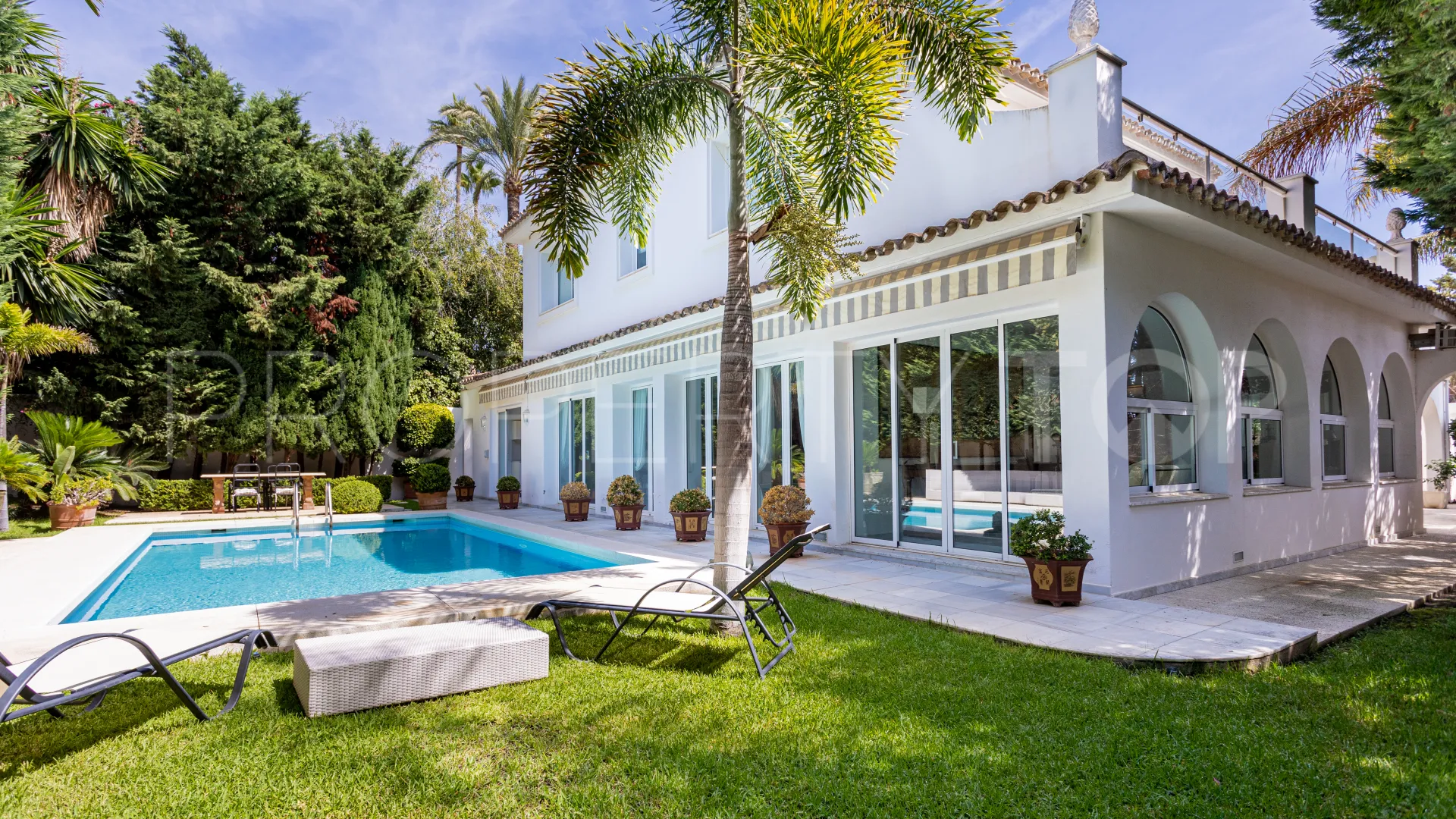 Los Monteros, villa con 5 dormitorios en venta