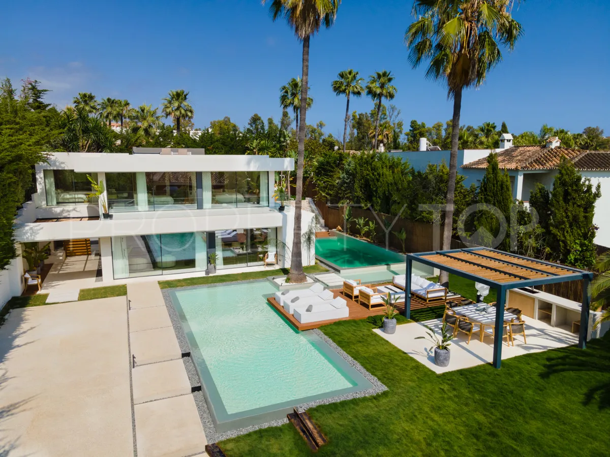Villa en venta en Nueva Andalucia