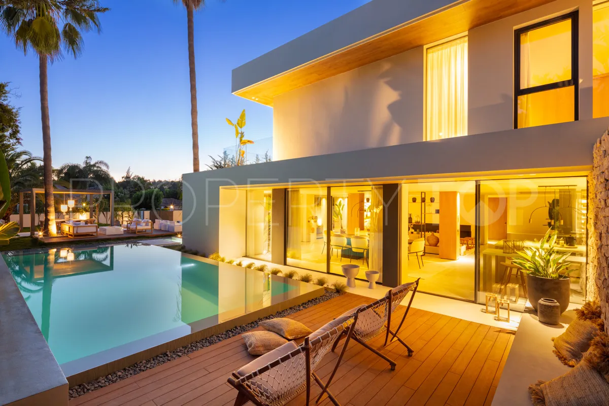 Villa en venta en Nueva Andalucia