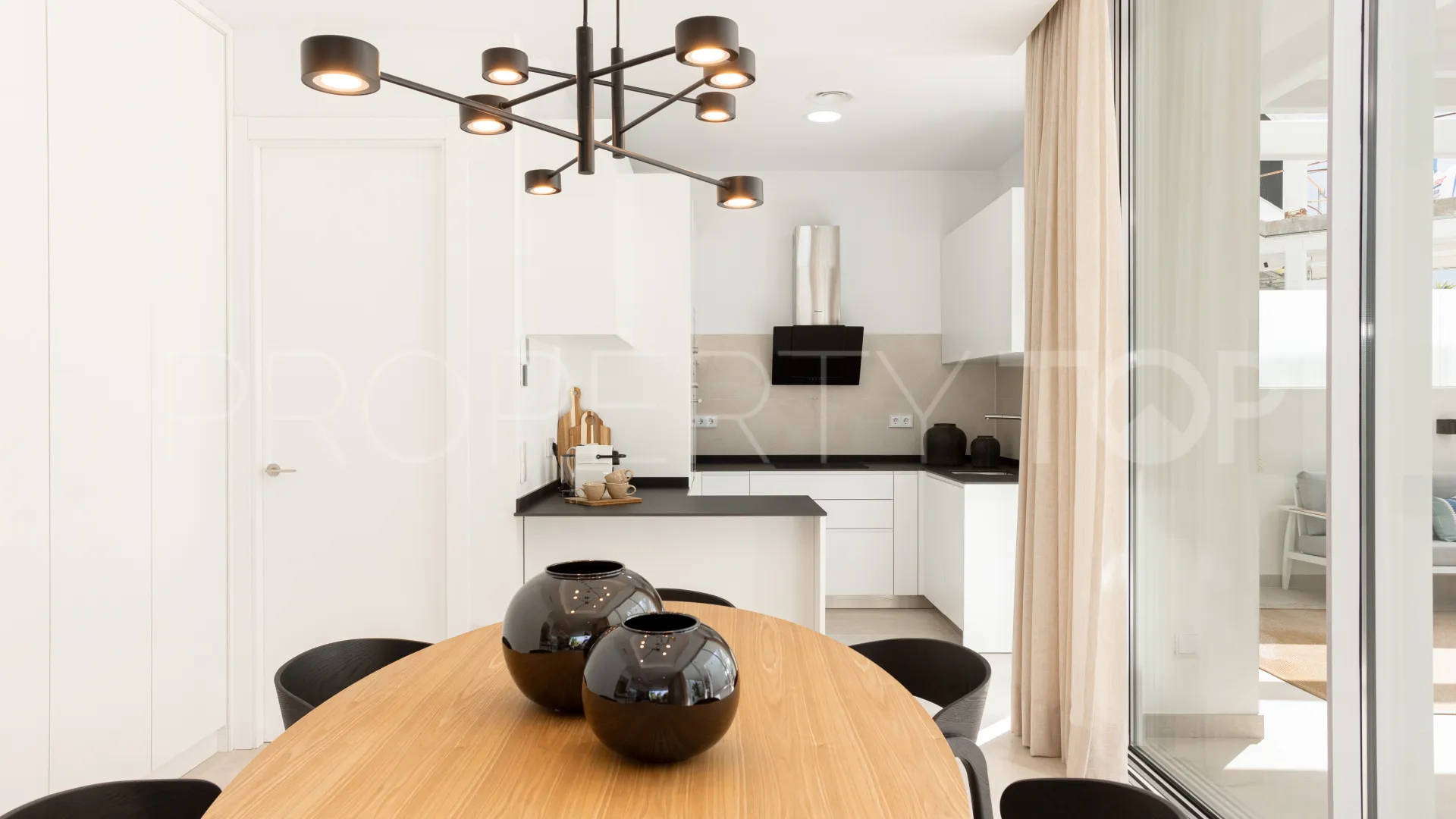 For sale Valdeolletas villa with 4 bedrooms