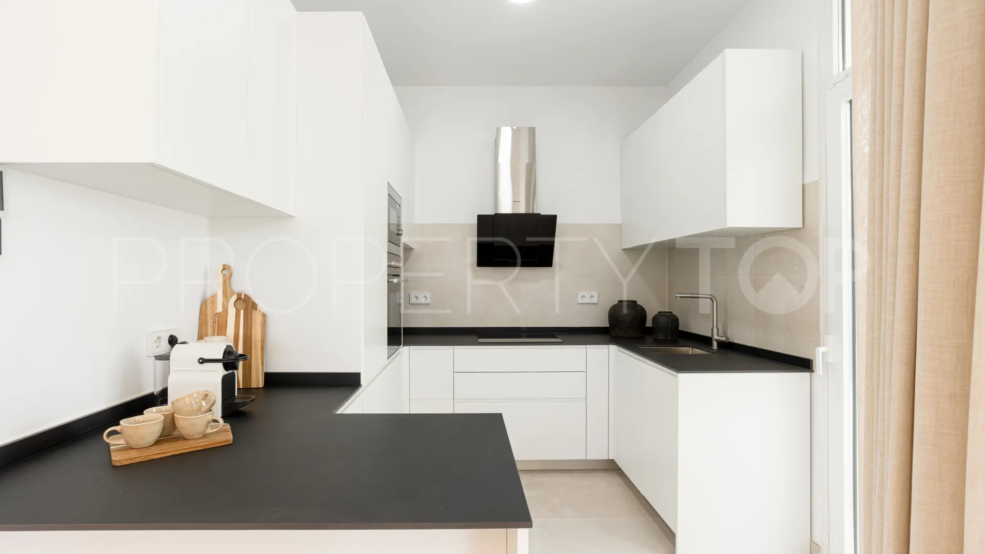 For sale Valdeolletas villa with 4 bedrooms
