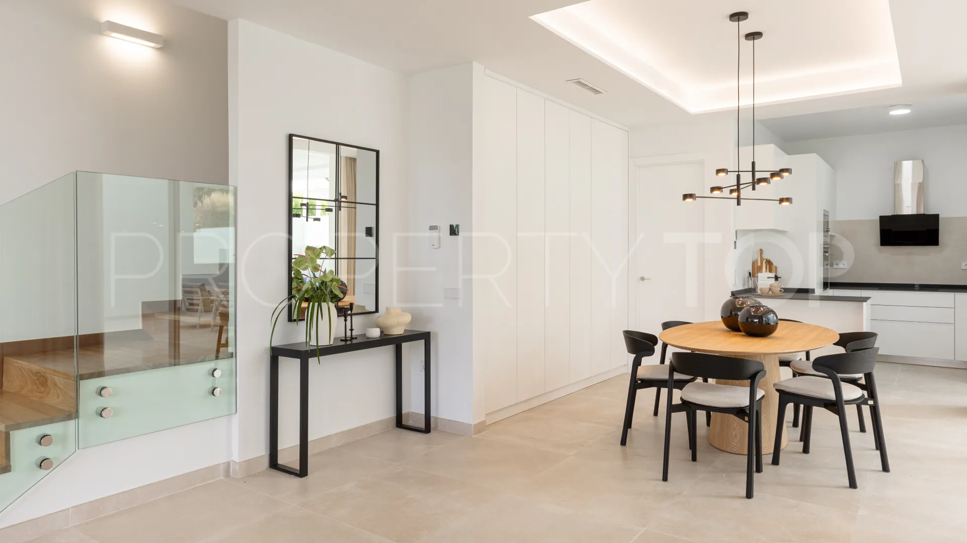 For sale Valdeolletas villa with 4 bedrooms