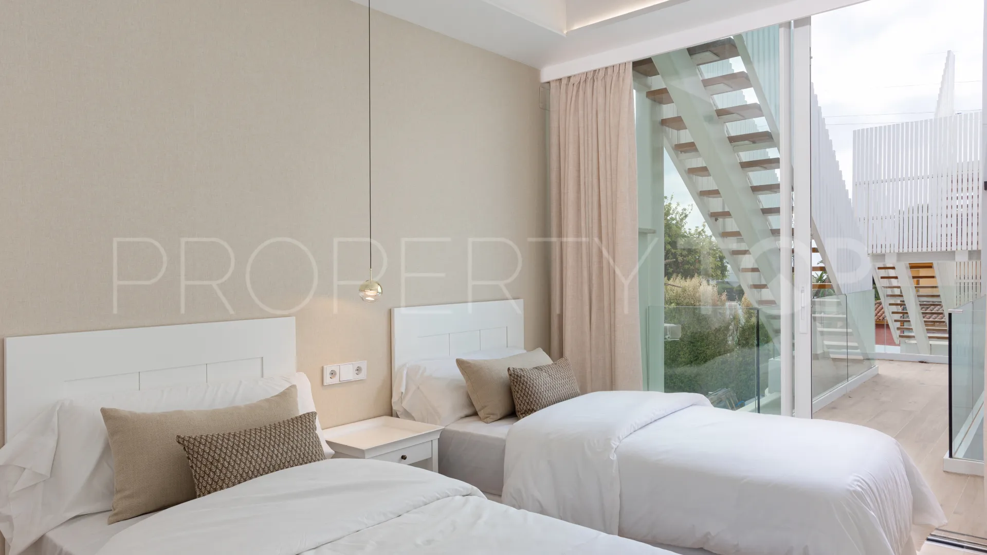 For sale Valdeolletas villa with 4 bedrooms