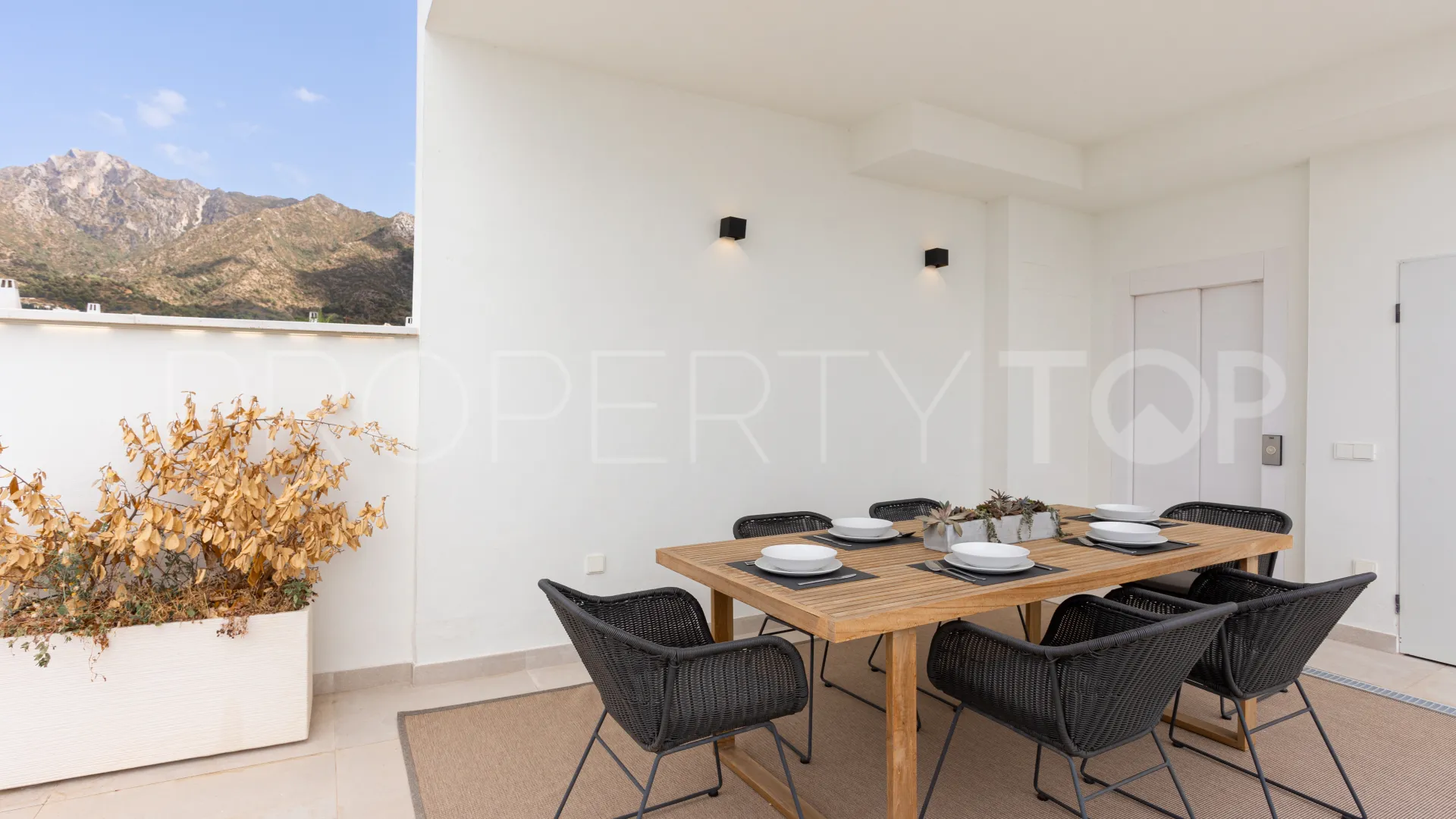 For sale Valdeolletas villa with 4 bedrooms
