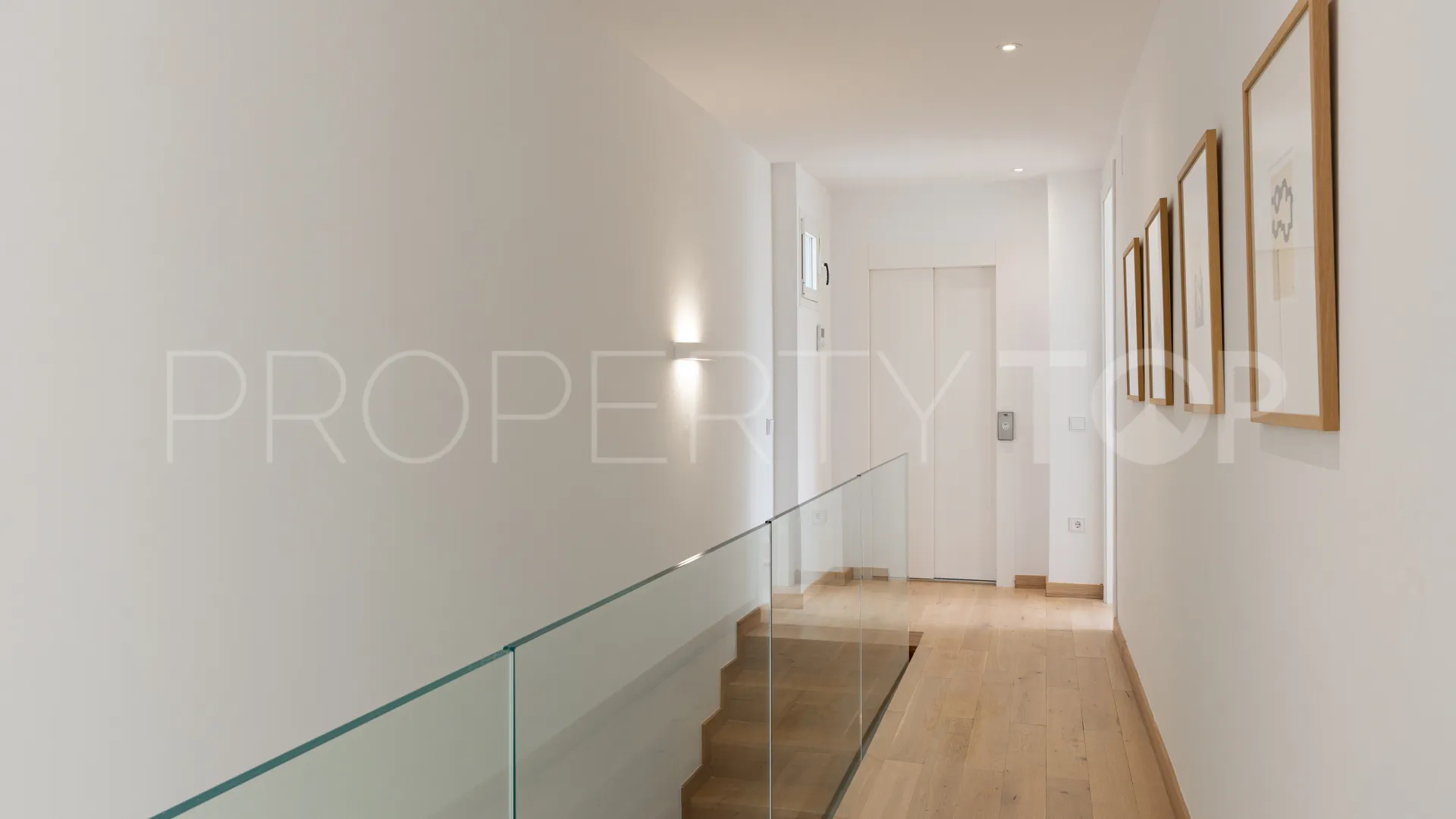 For sale Valdeolletas villa with 4 bedrooms