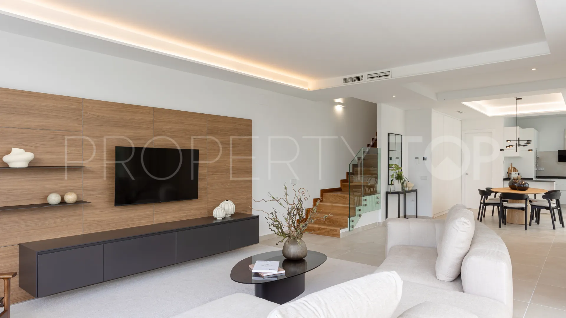 For sale Valdeolletas villa with 4 bedrooms