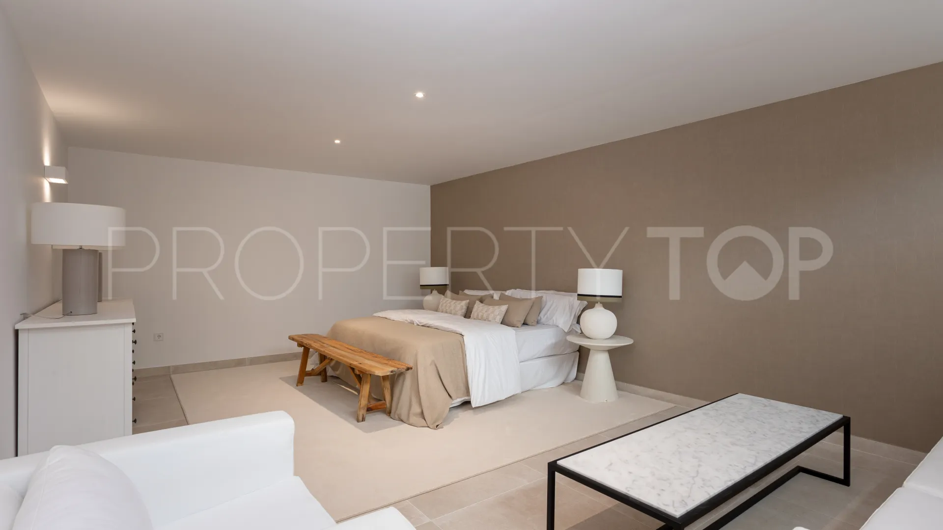 For sale Valdeolletas villa with 4 bedrooms