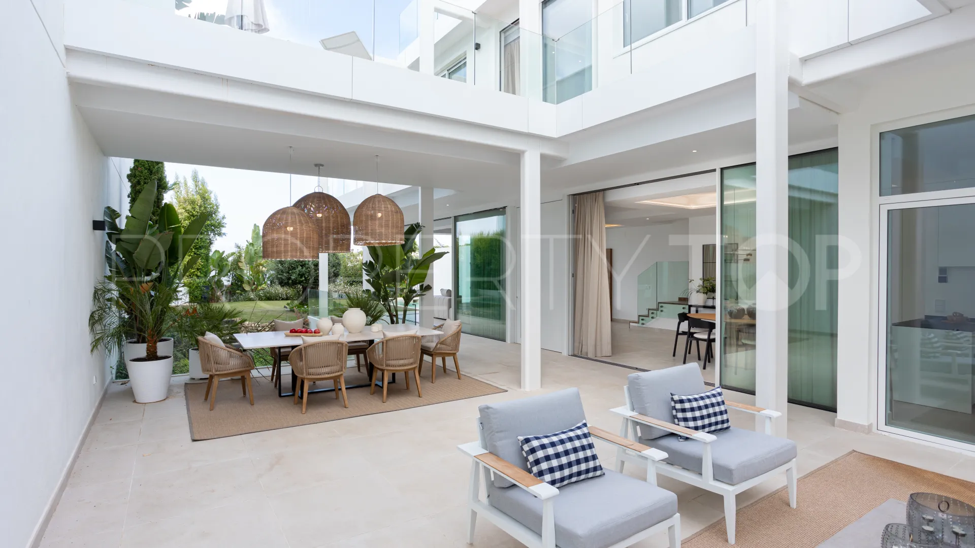 For sale Valdeolletas villa with 4 bedrooms