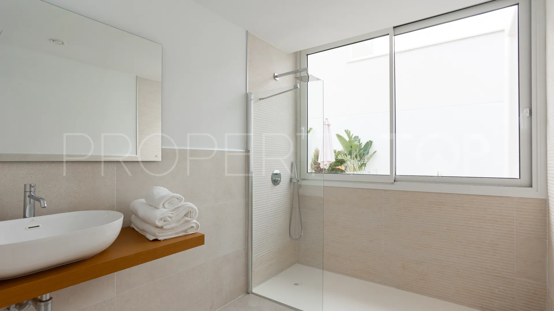 For sale Valdeolletas villa with 4 bedrooms
