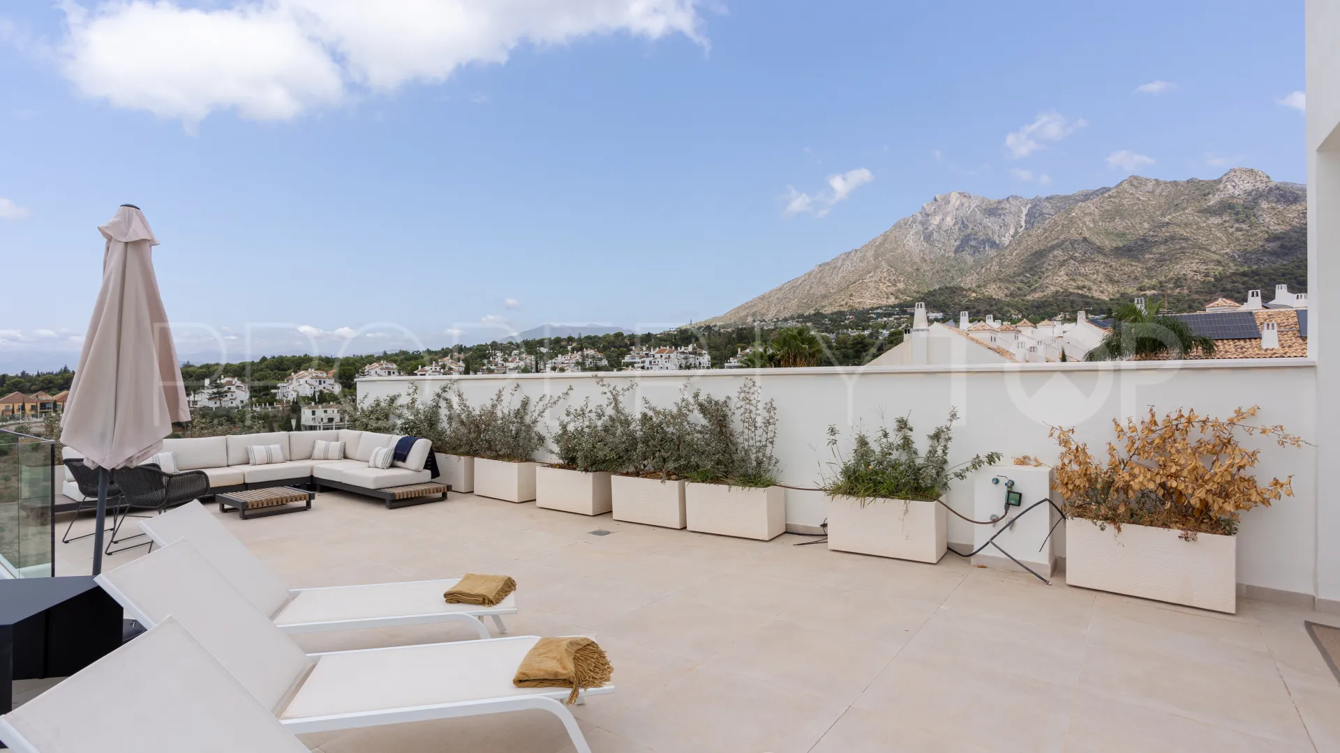 For sale Valdeolletas villa with 4 bedrooms