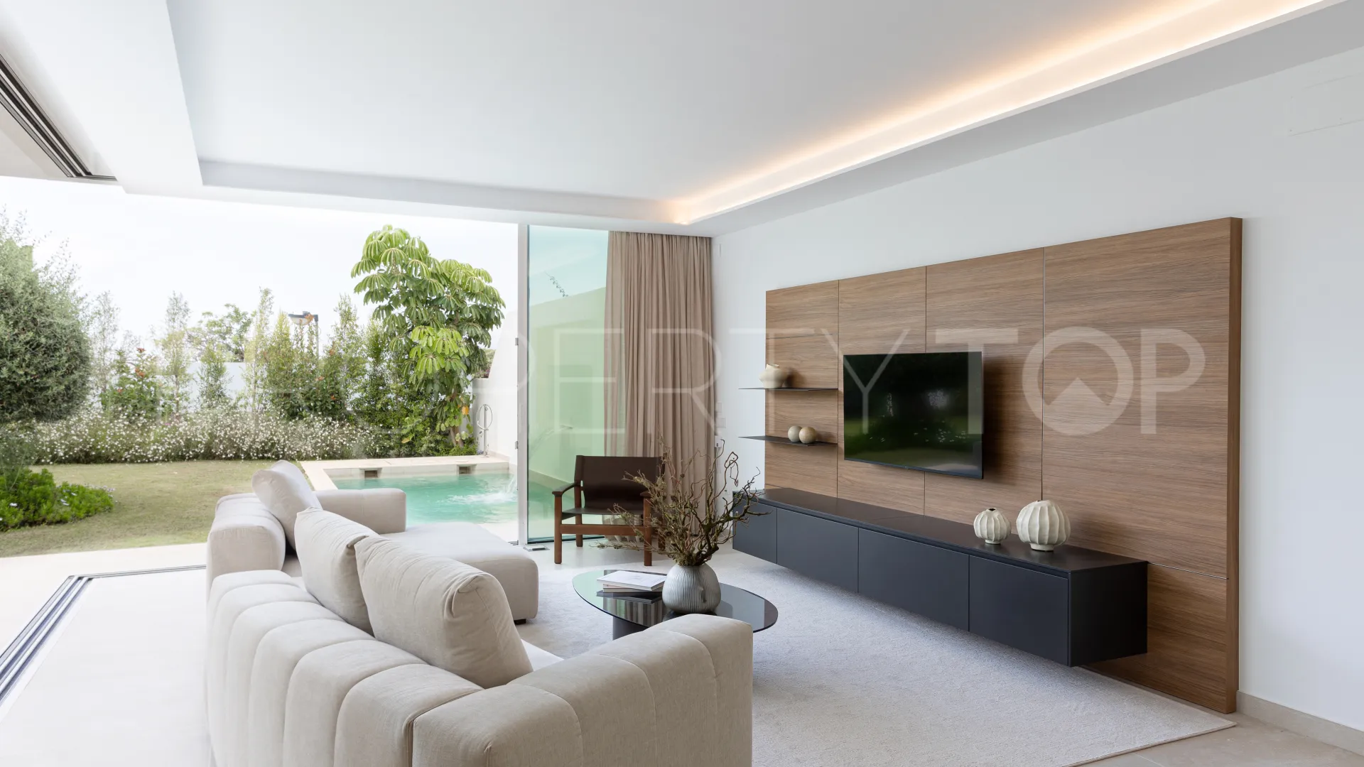 For sale Valdeolletas villa with 4 bedrooms