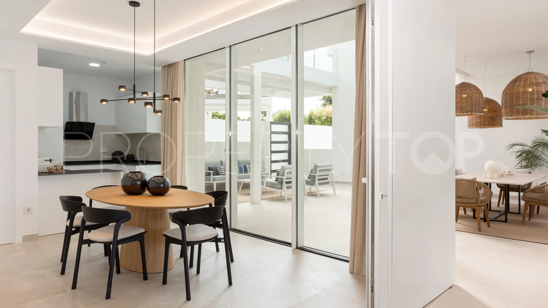 For sale Valdeolletas villa with 4 bedrooms
