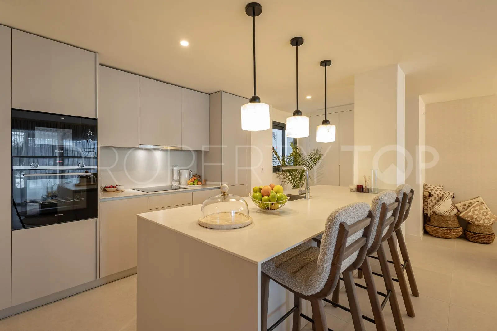 Apartamento en venta con 3 dormitorios en Nueva Alcantara
