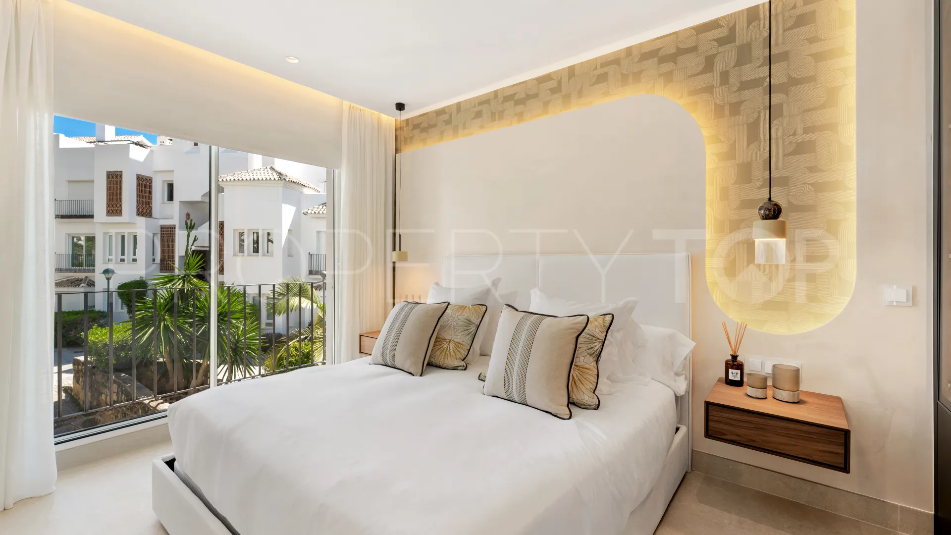Buy Los Monteros Palm Beach apartment with 3 bedrooms