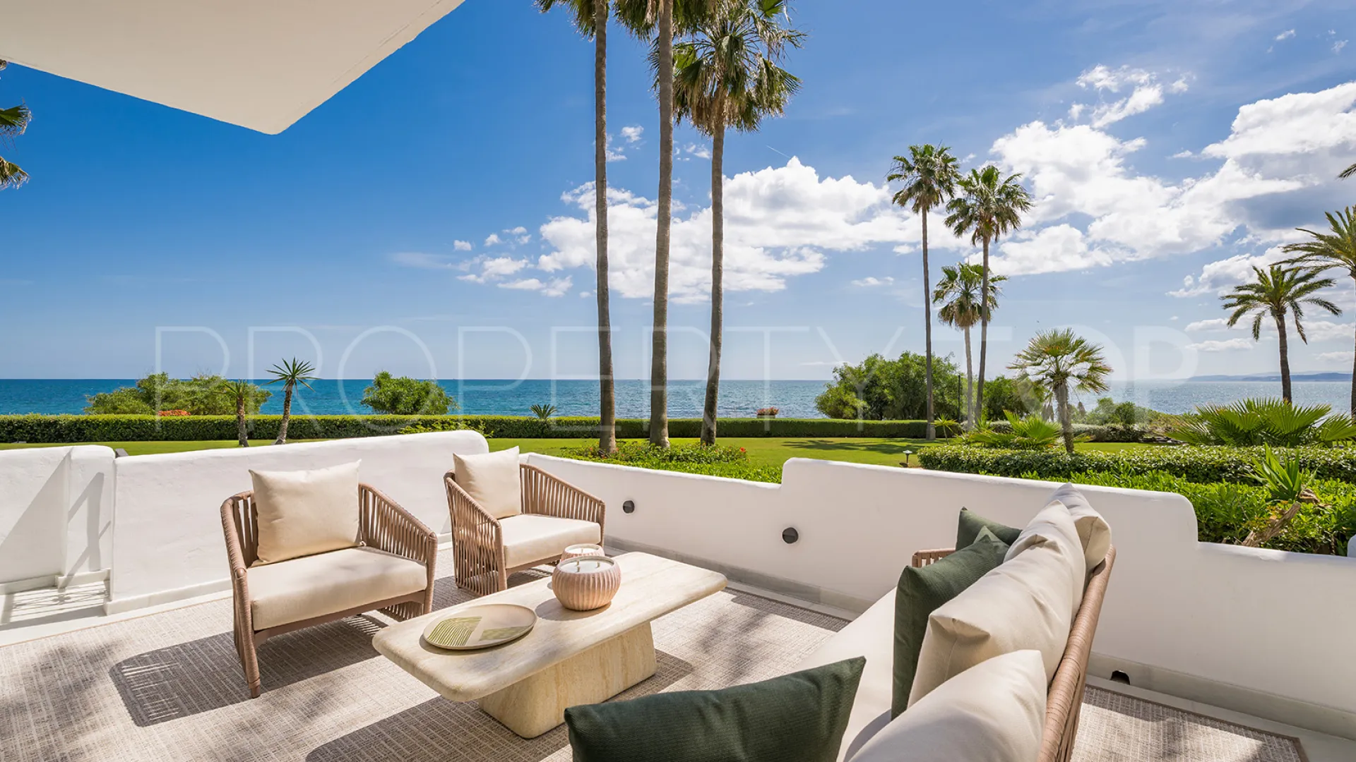 For sale ground floor apartment in Alcazaba Beach