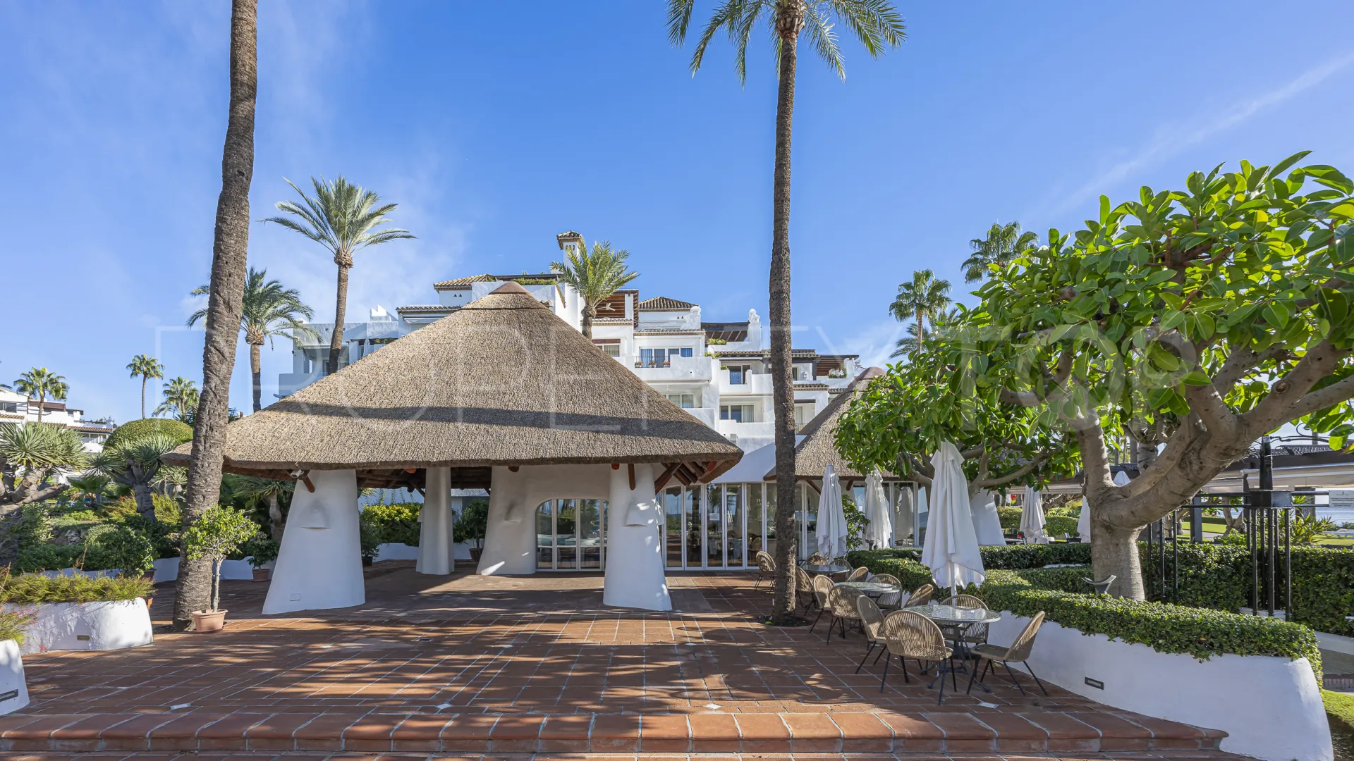 For sale ground floor apartment in Alcazaba Beach