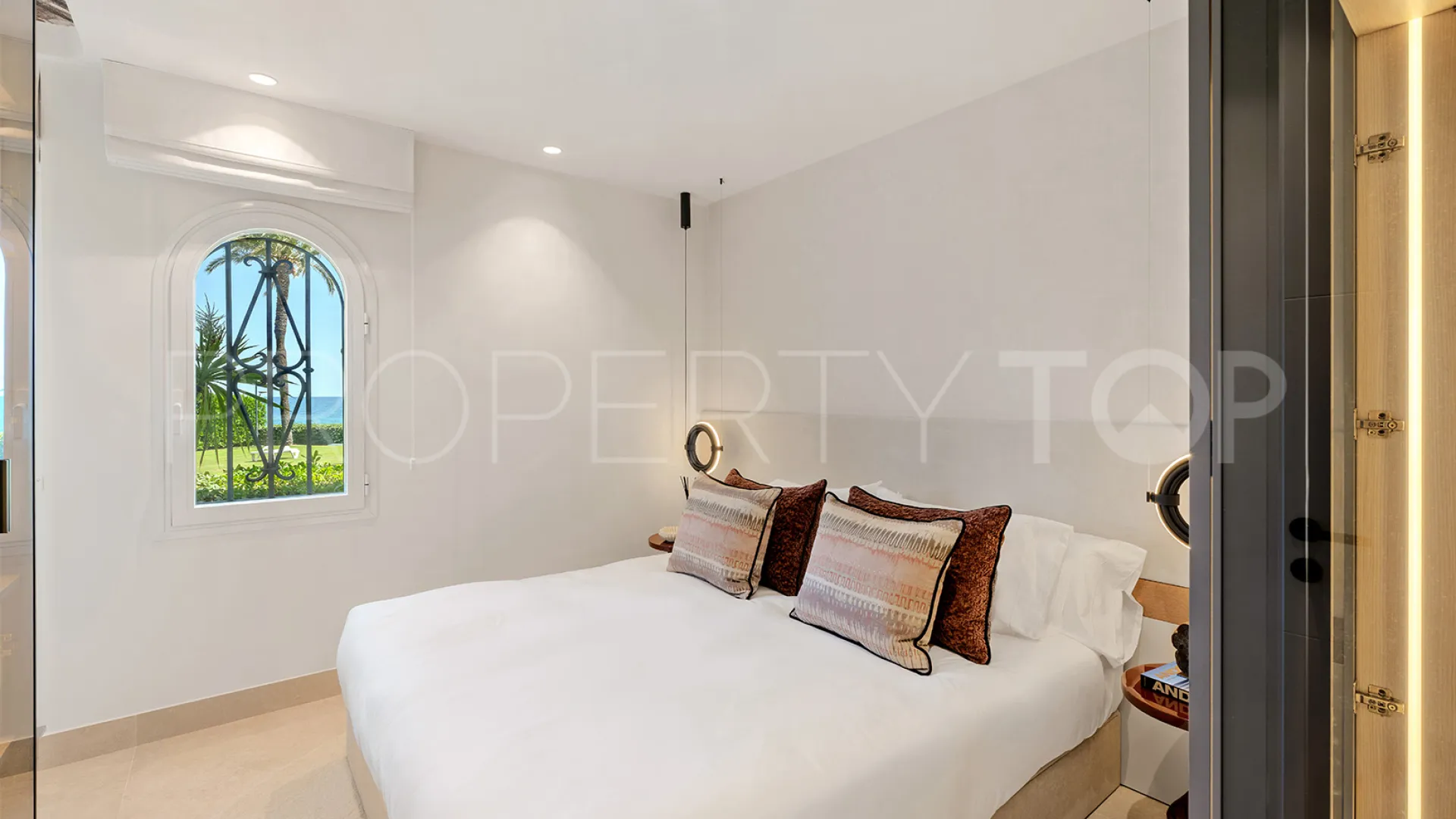 For sale ground floor apartment in Alcazaba Beach