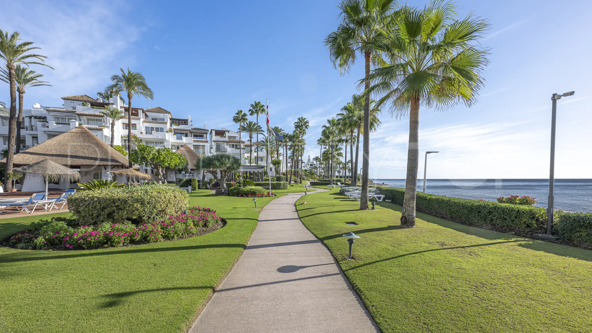 For sale ground floor apartment in Alcazaba Beach