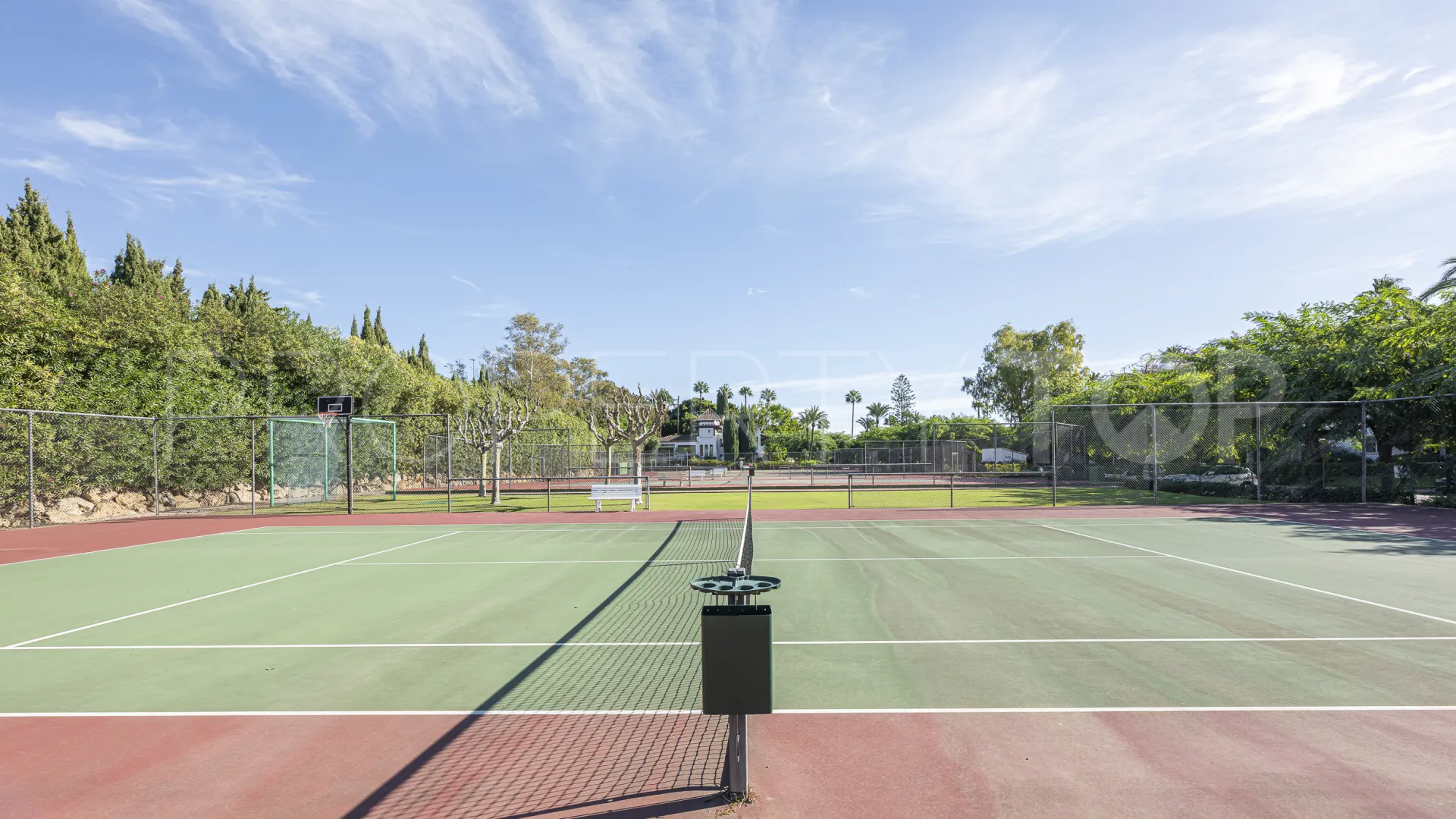 For sale ground floor apartment in Alcazaba Beach