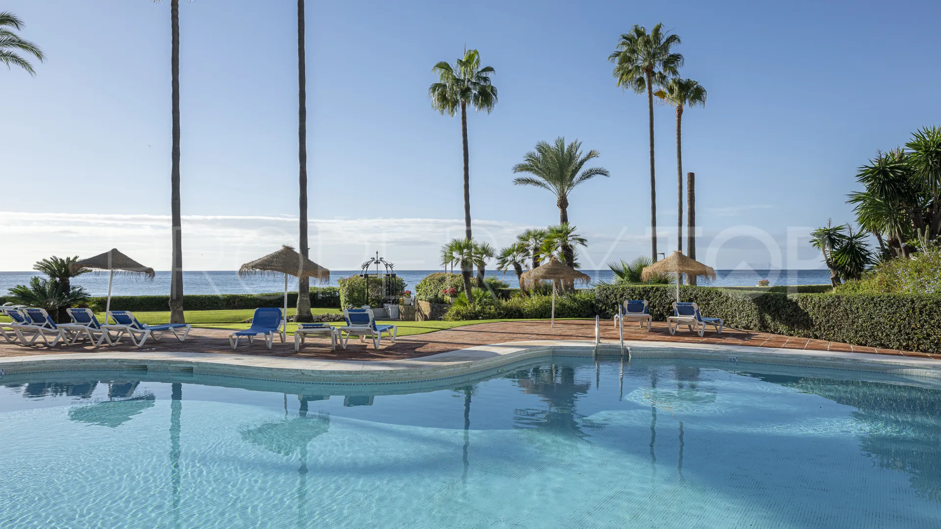 For sale ground floor apartment in Alcazaba Beach