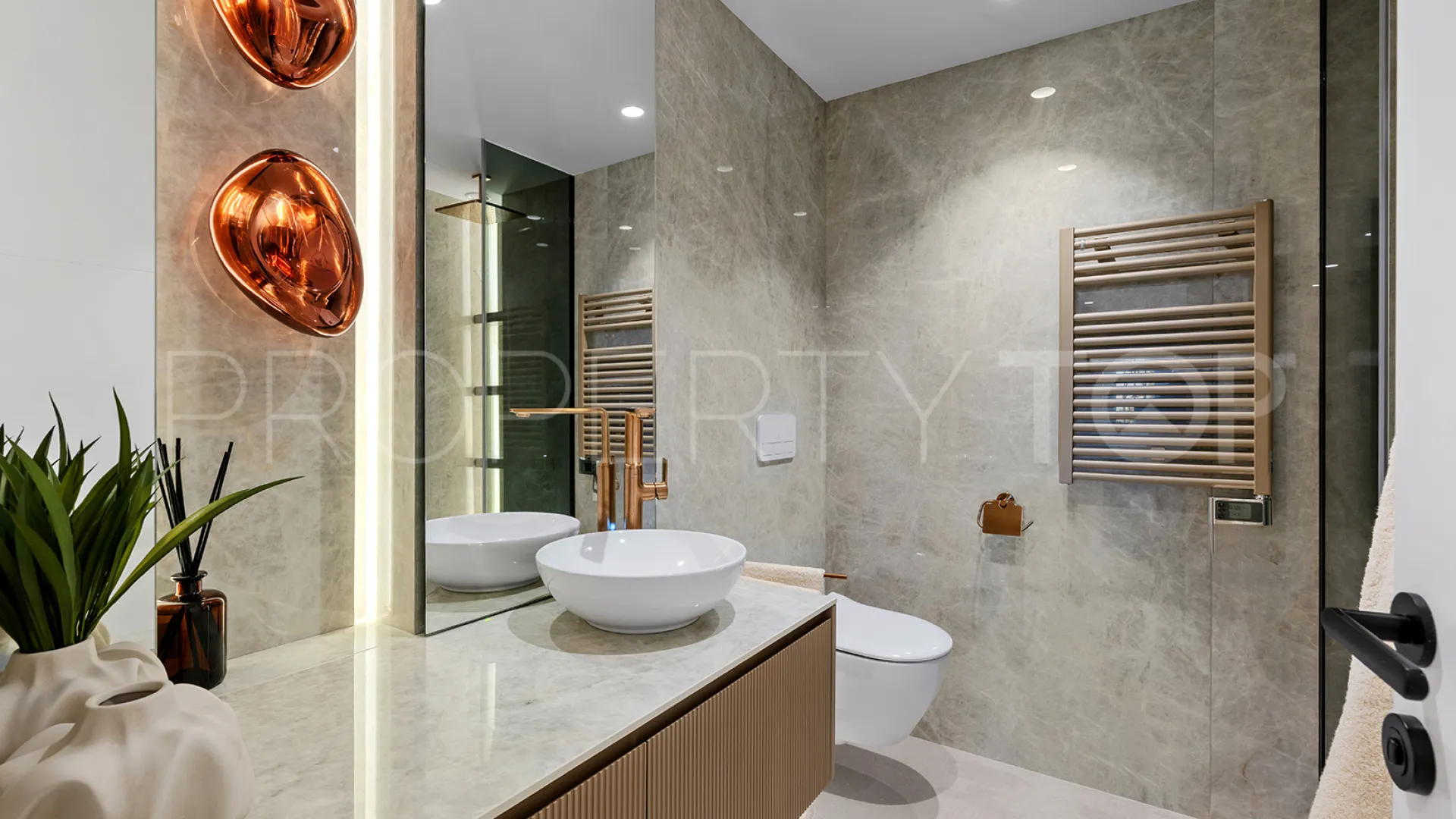 For sale ground floor apartment in Alcazaba Beach