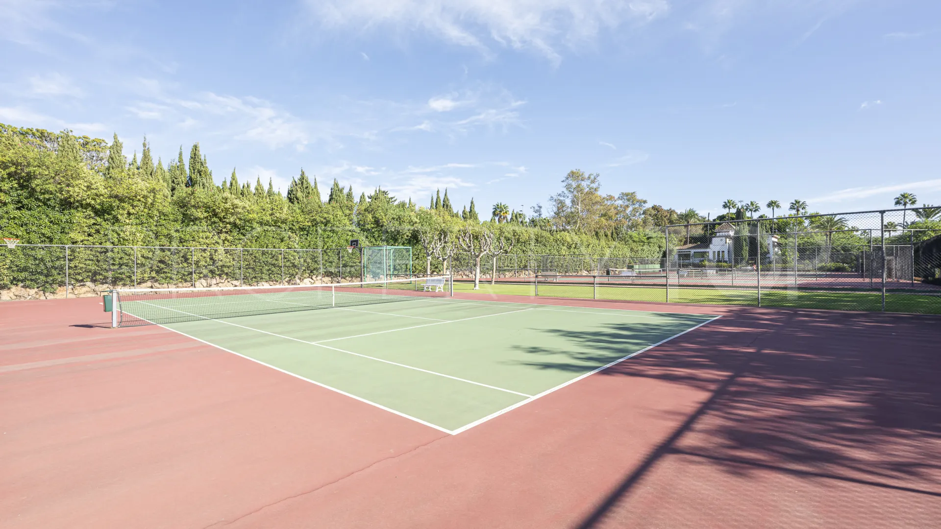 For sale ground floor apartment in Alcazaba Beach