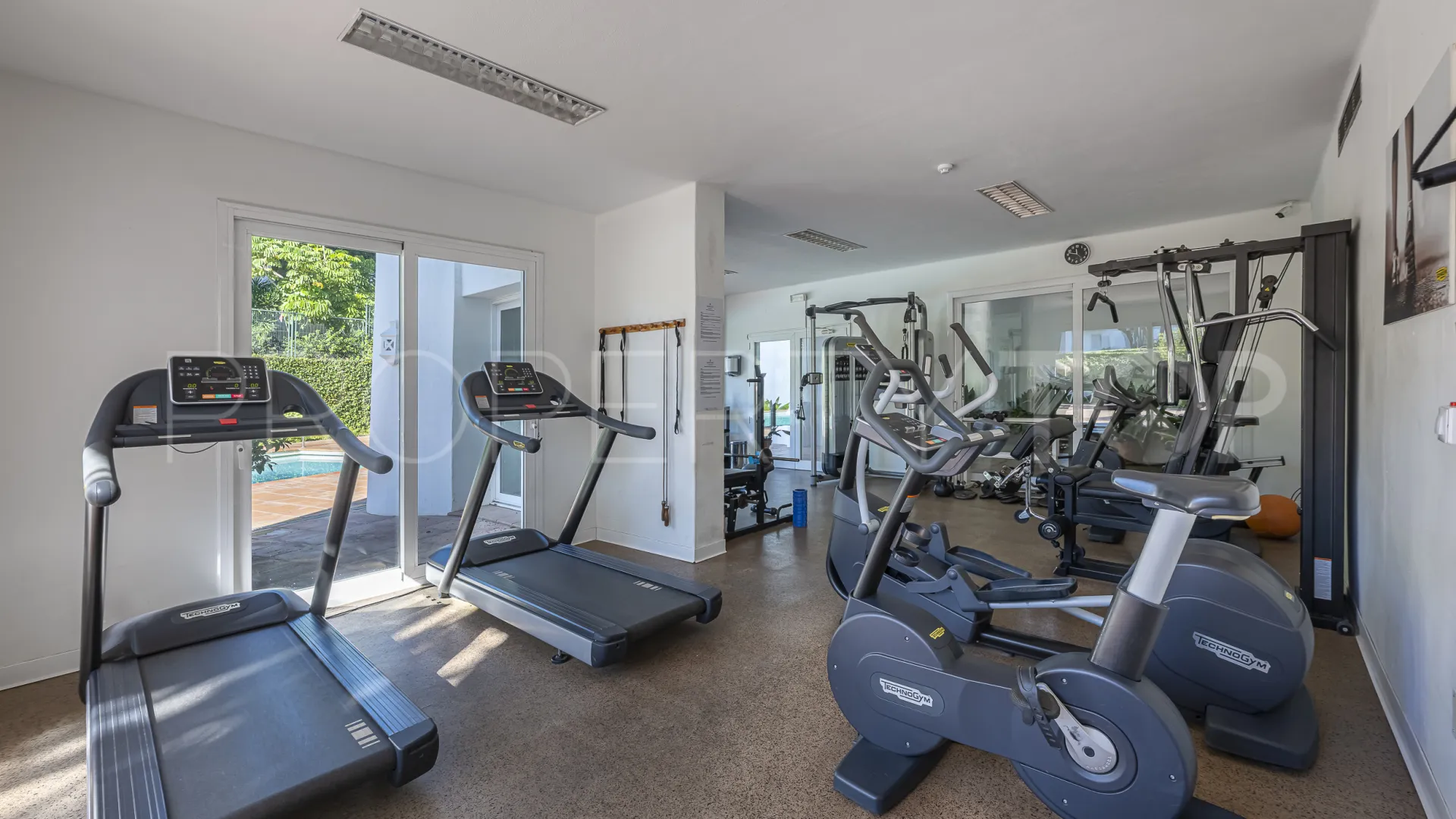 For sale ground floor apartment in Alcazaba Beach
