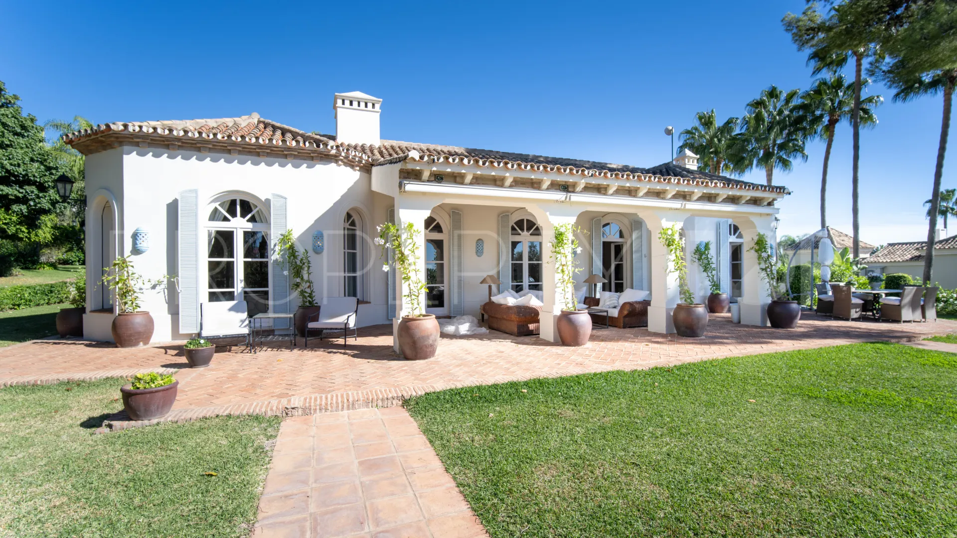 Villa in Altos Reales for sale