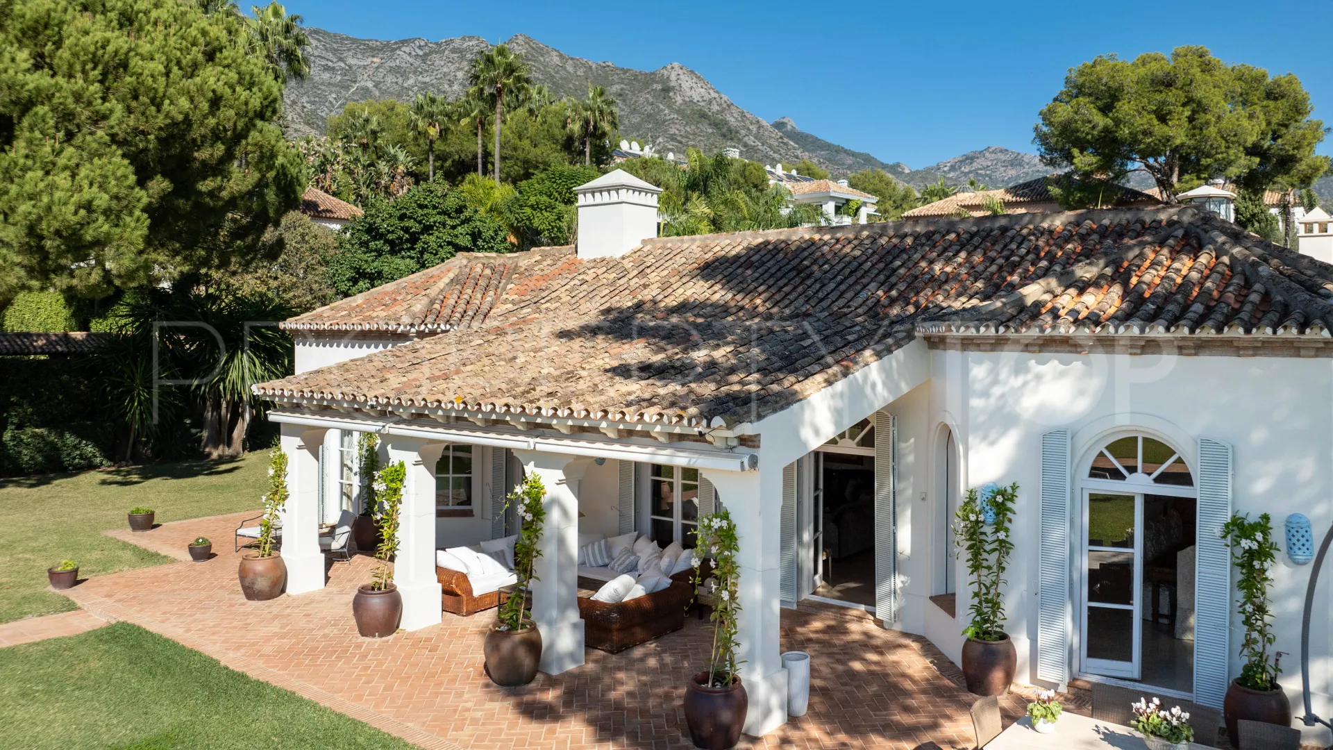 Villa in Altos Reales for sale