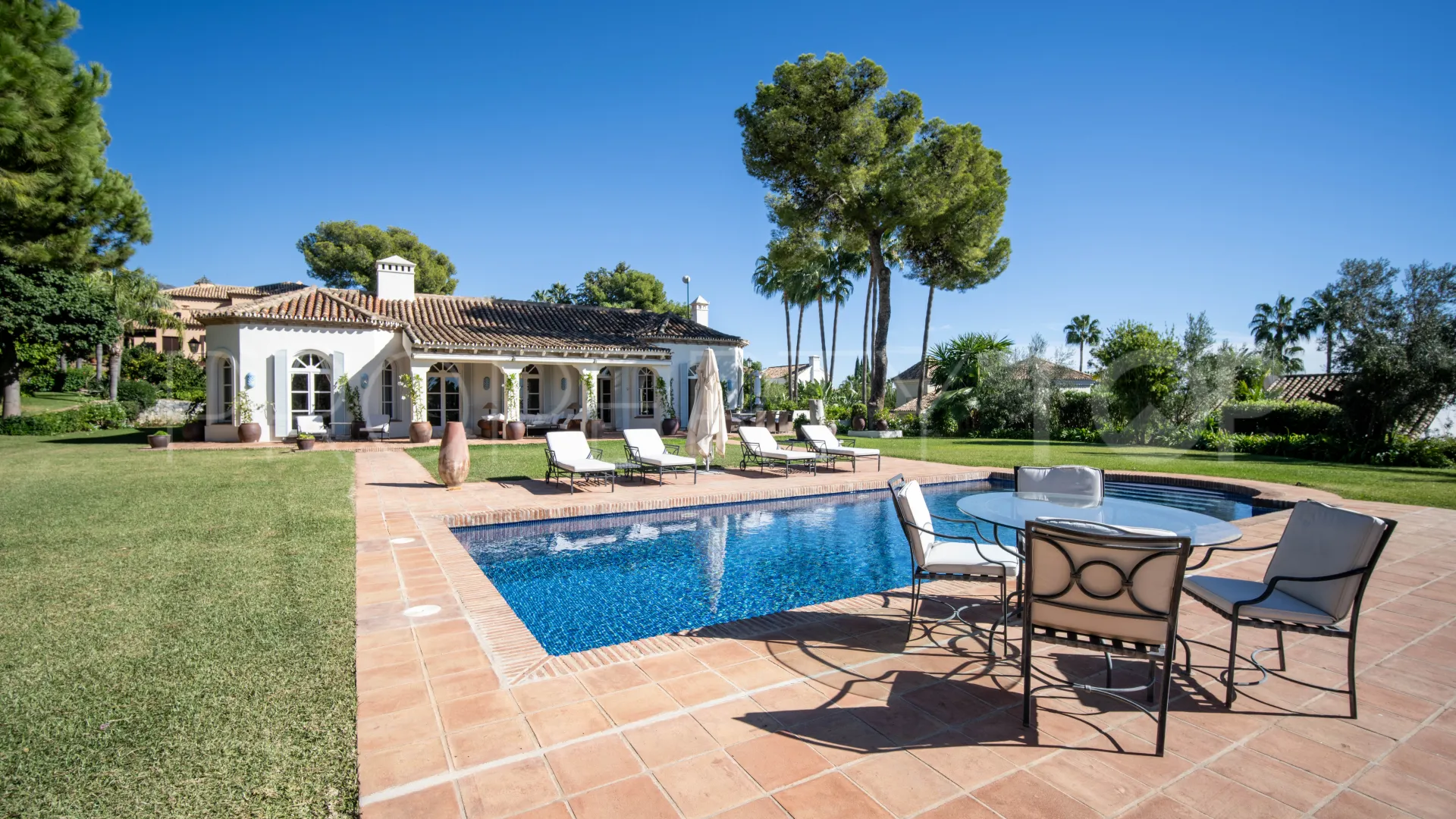 Villa in Altos Reales for sale