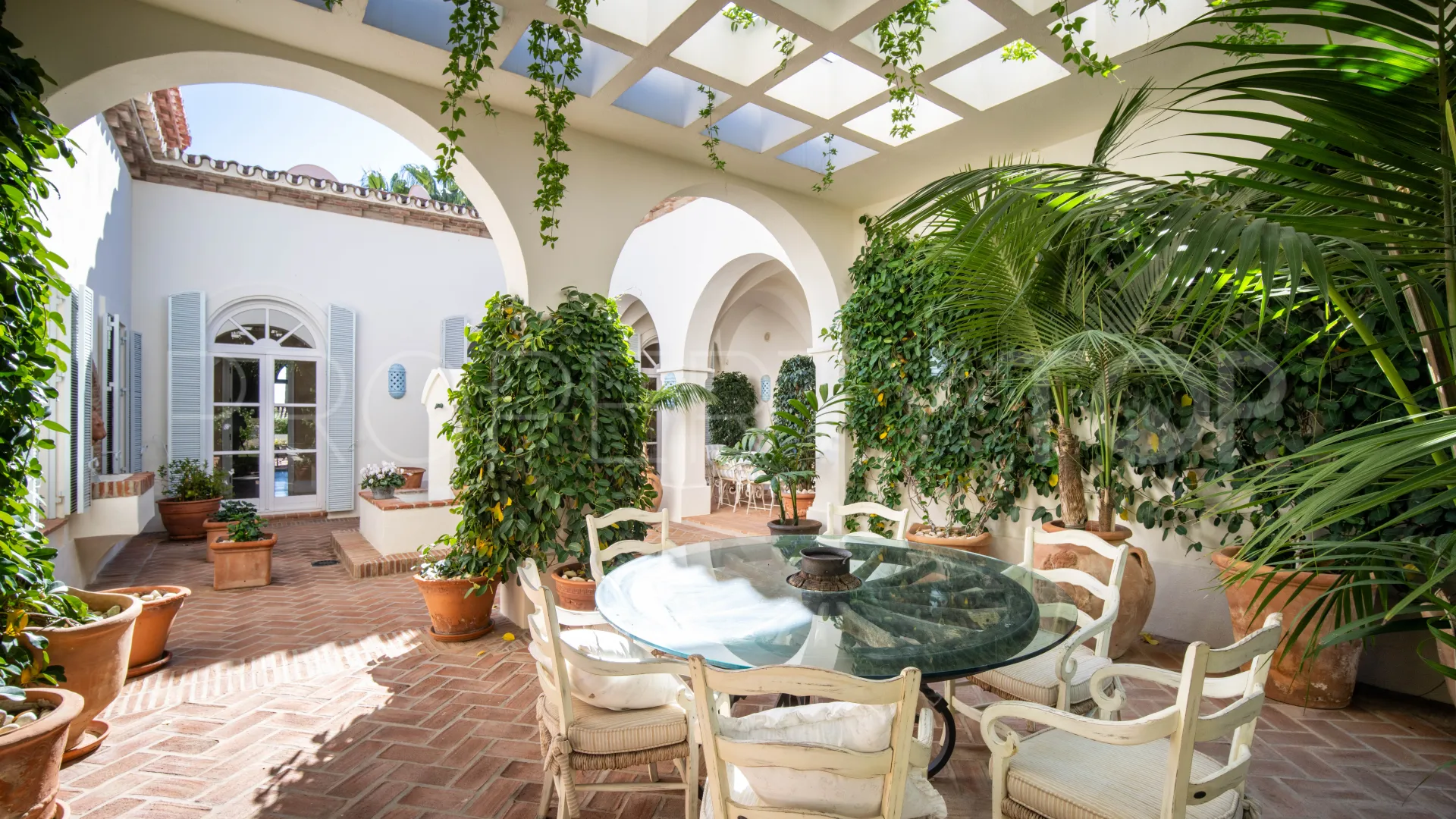 Villa in Altos Reales for sale
