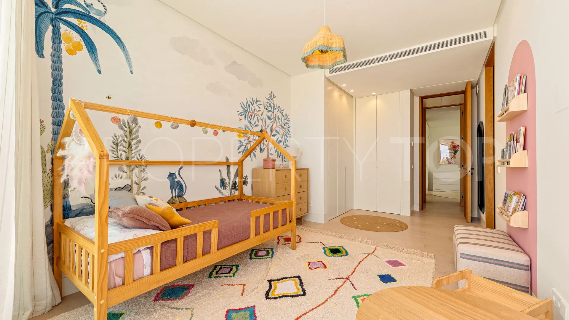 Villa for sale in Guadalmina Alta